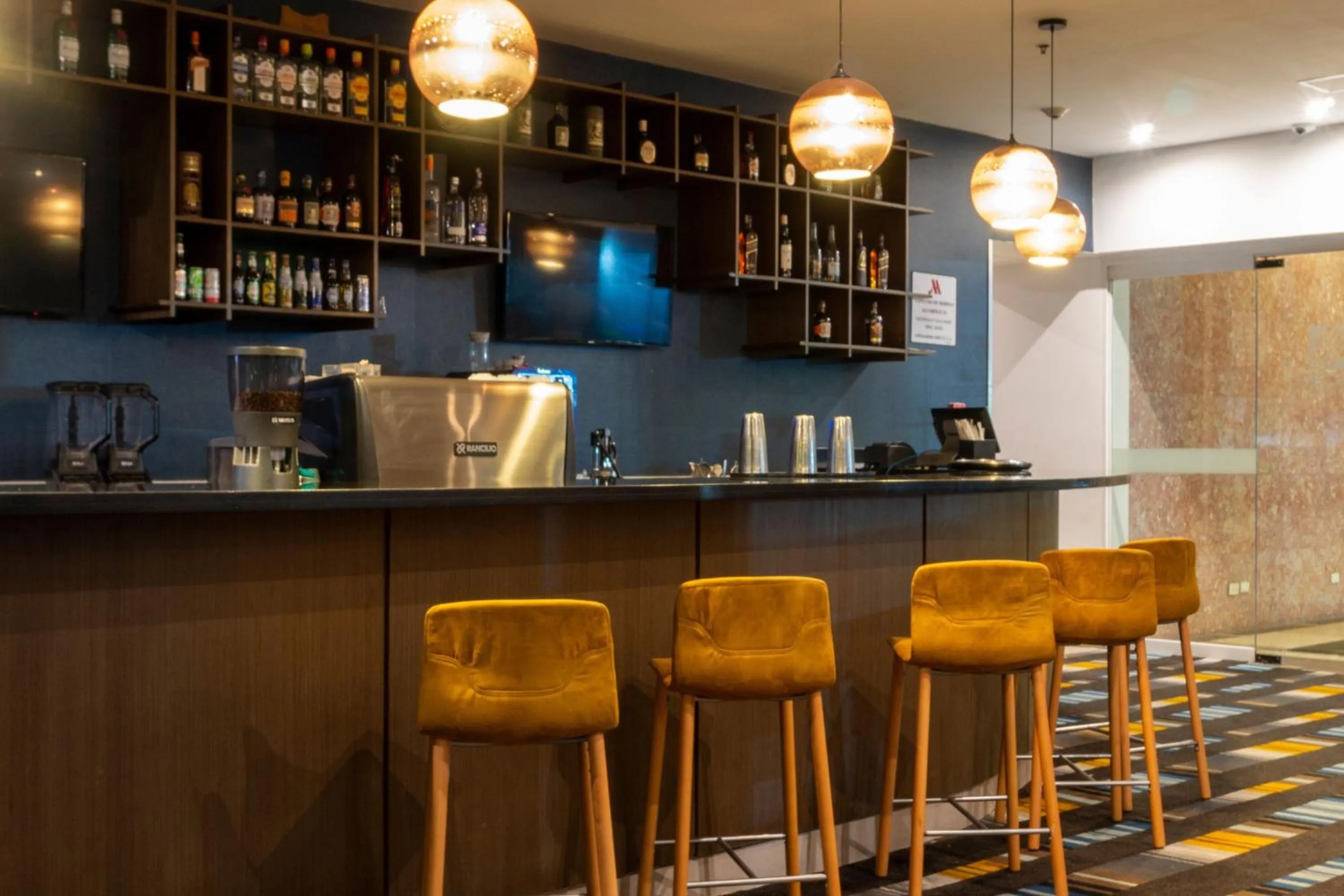 Lounge or bar in Marriott Maracay Golf Resort