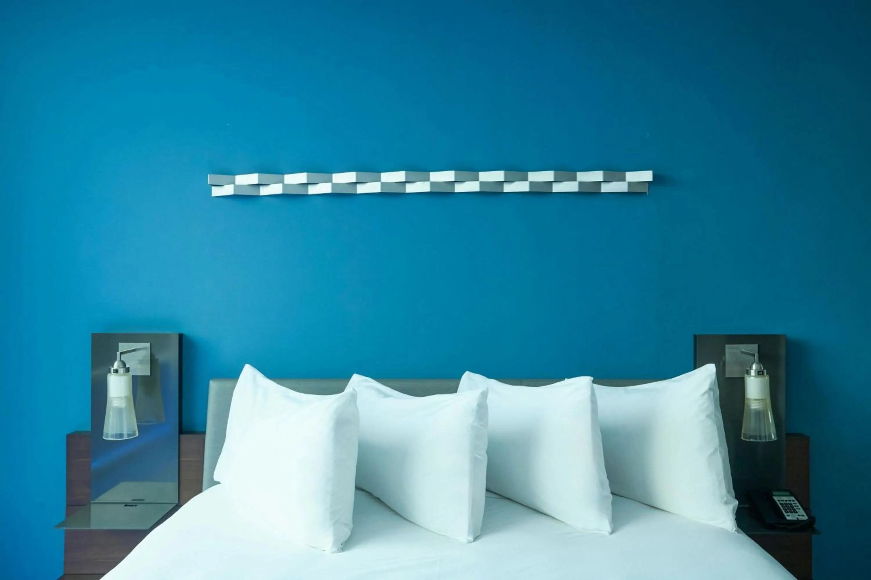 Photo of the whole room, Bed in Marriott Maracay Golf Resort