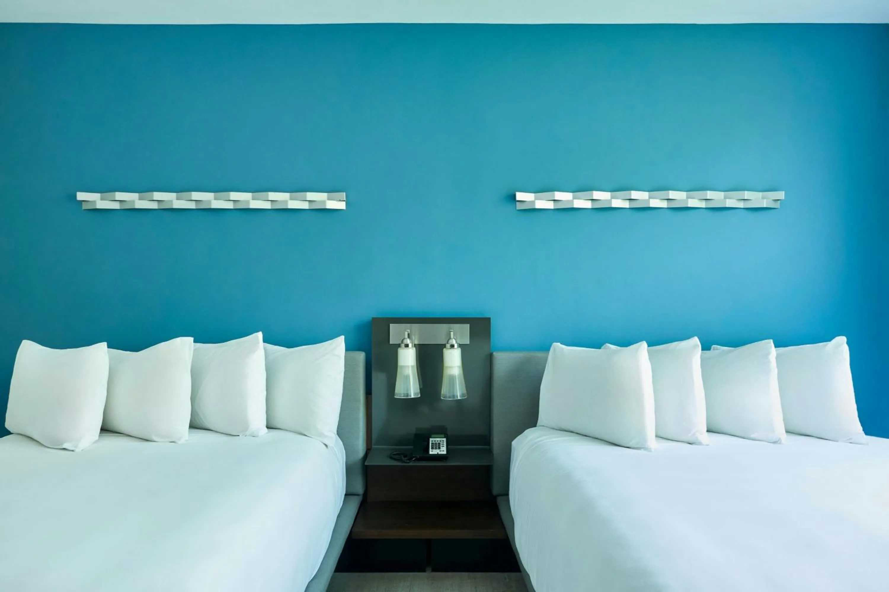 Photo of the whole room, Bed in Marriott Maracay Golf Resort