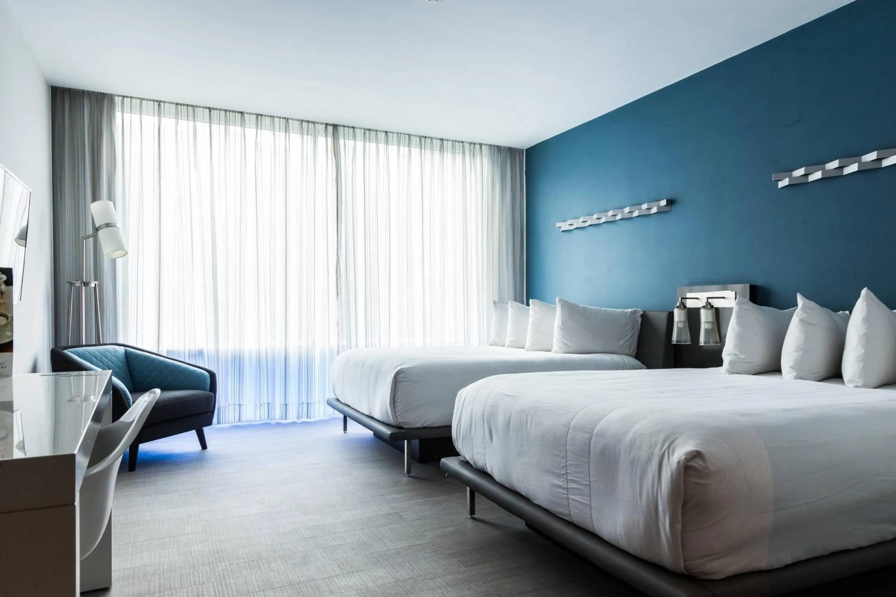 Photo of the whole room, Bed in Marriott Maracay Golf Resort