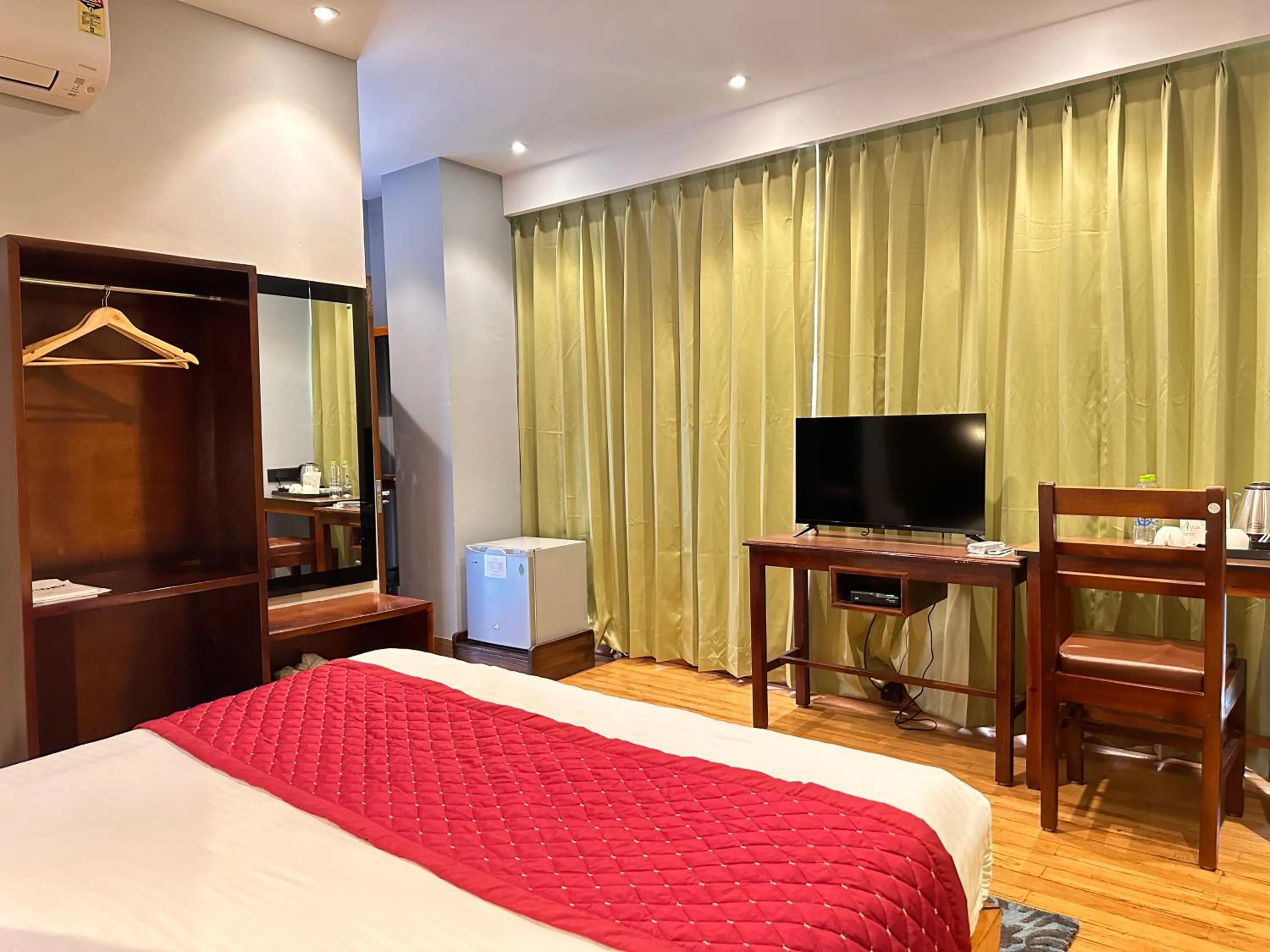 oven in NUMINOUS HOTEL