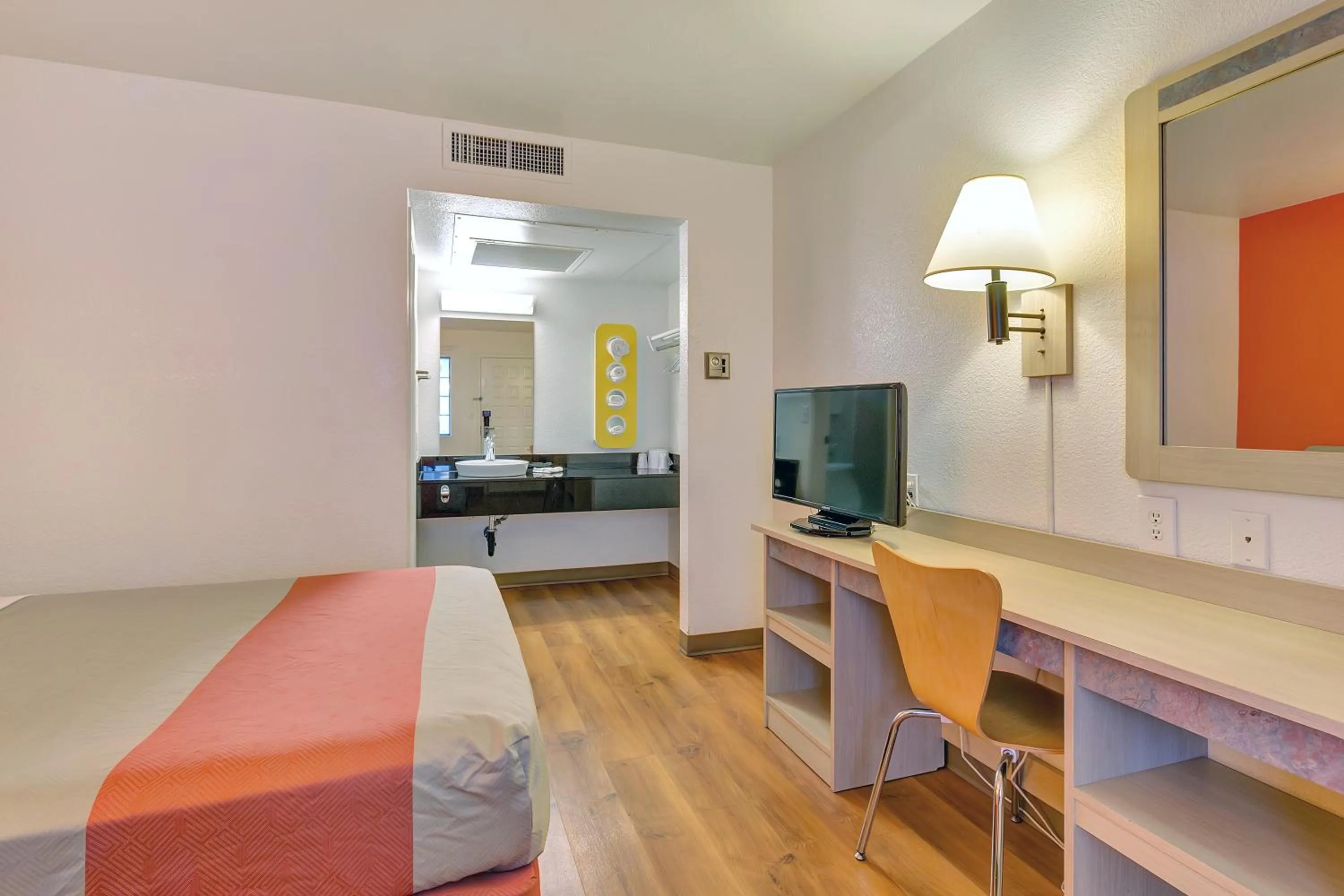 Bathroom, Bed in Super 8 by Wyndham Santa Rosa North