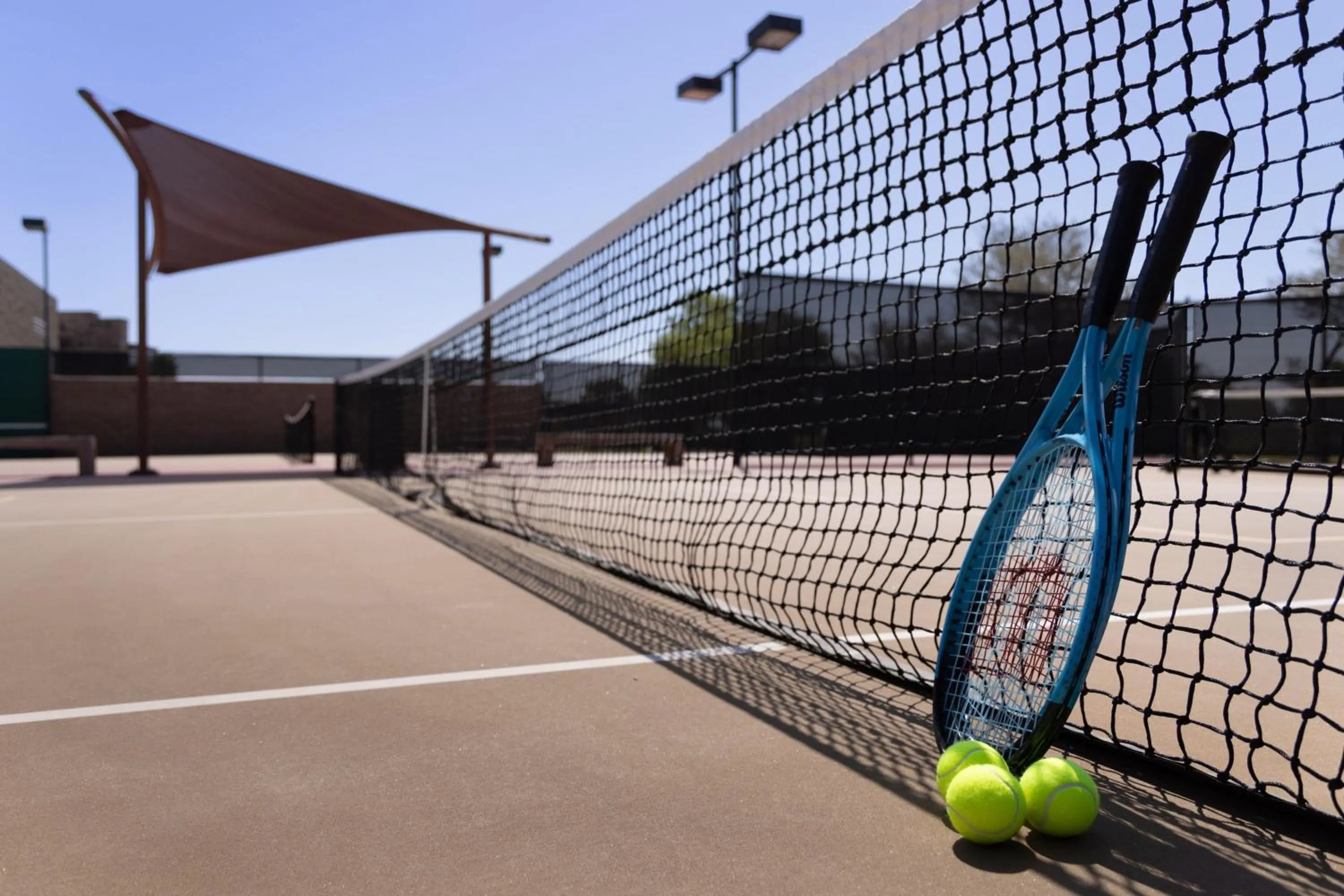 Tennis court in The Westin Desert Willow Villas, Palm Desert