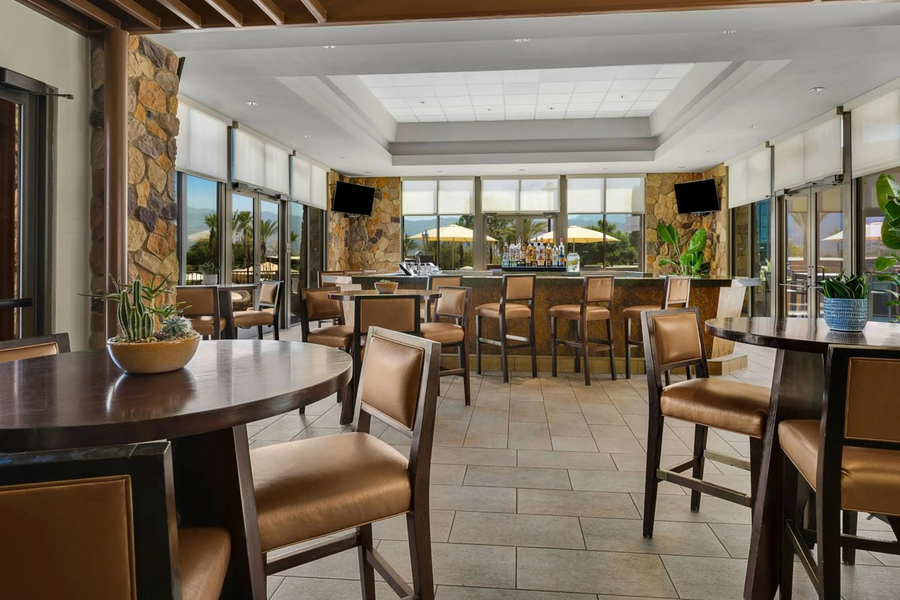 Lounge or bar in The Westin Desert Willow Villas, Palm Desert