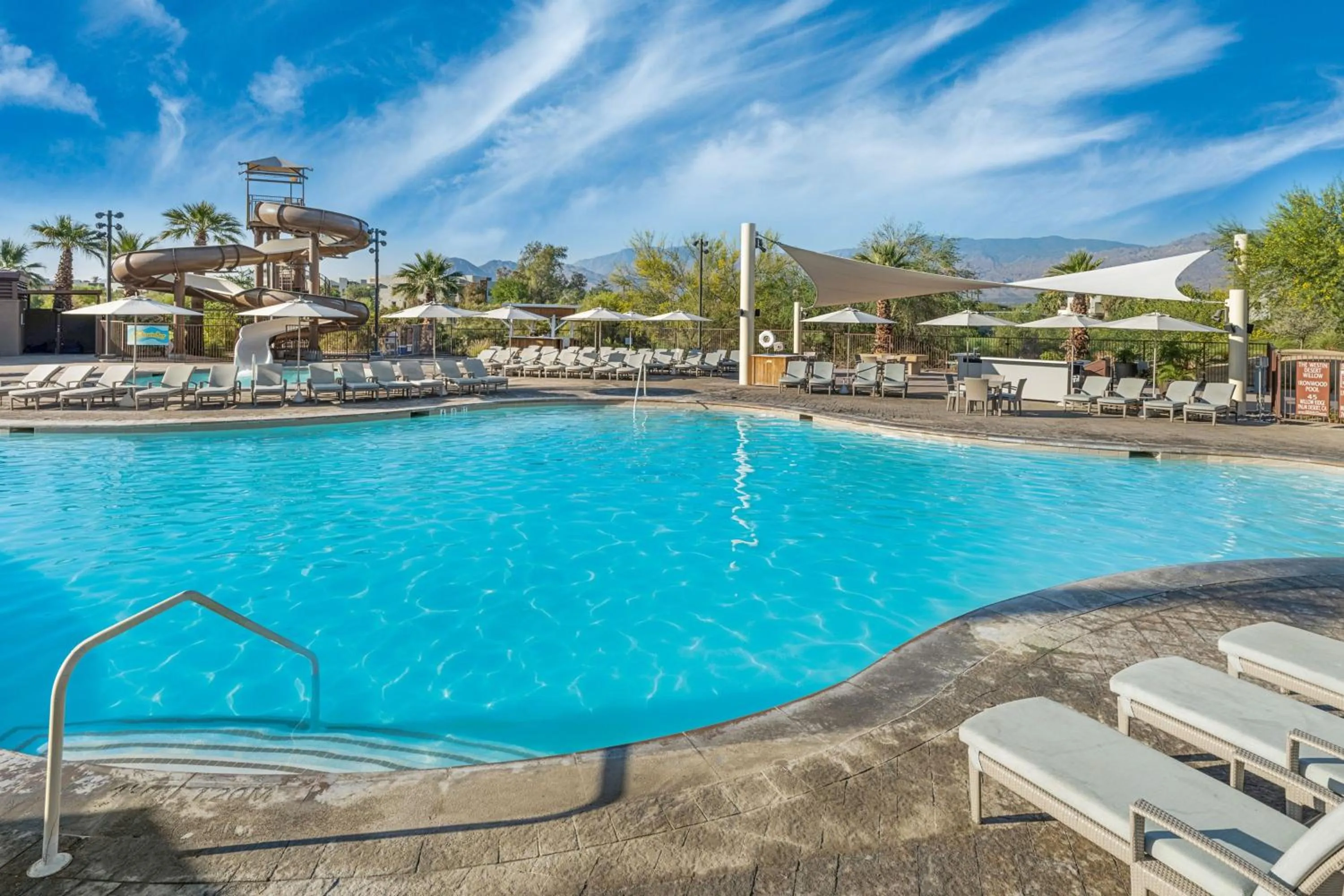 Swimming pool in The Westin Desert Willow Villas, Palm Desert