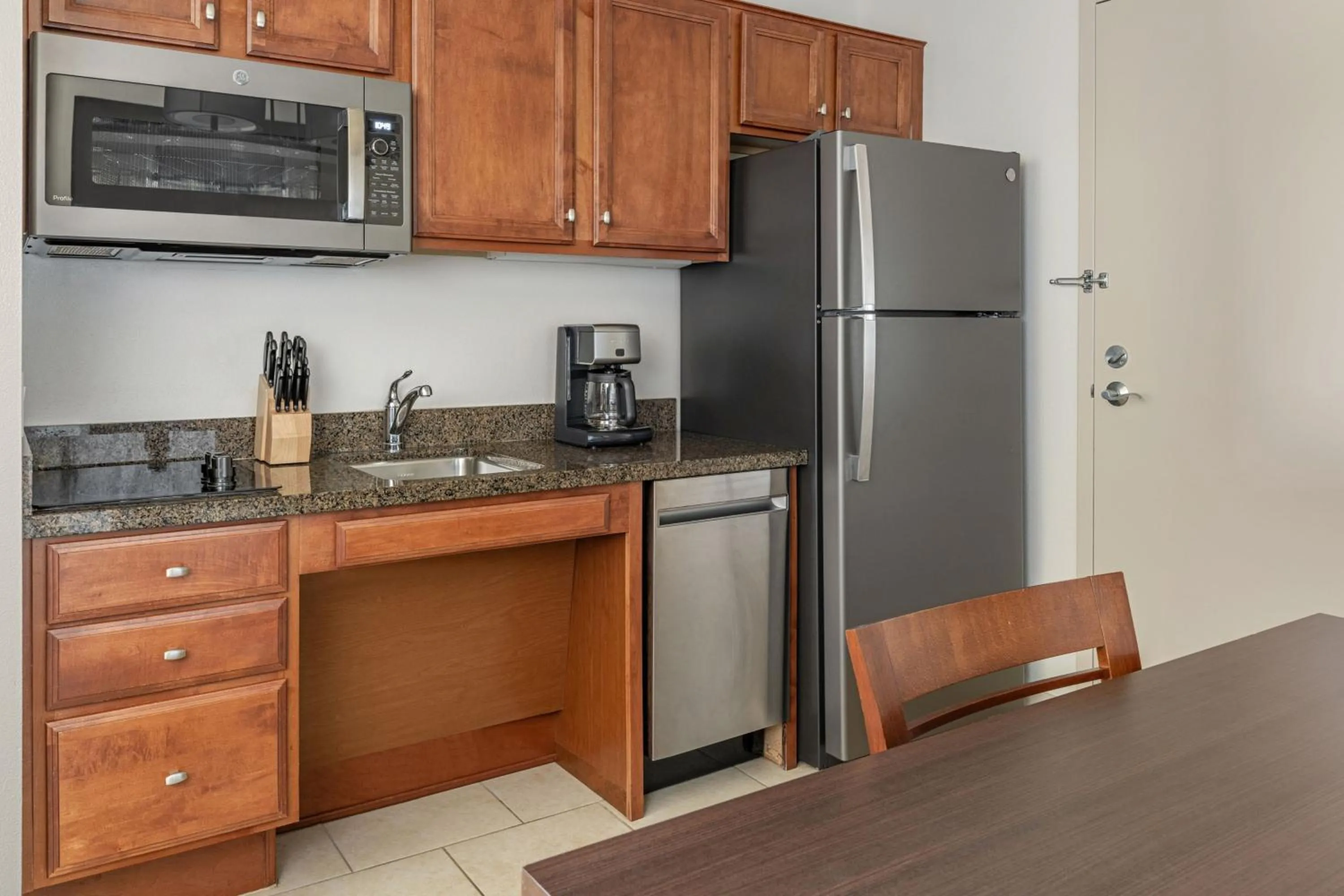 Kitchen or kitchenette in The Westin Desert Willow Villas, Palm Desert