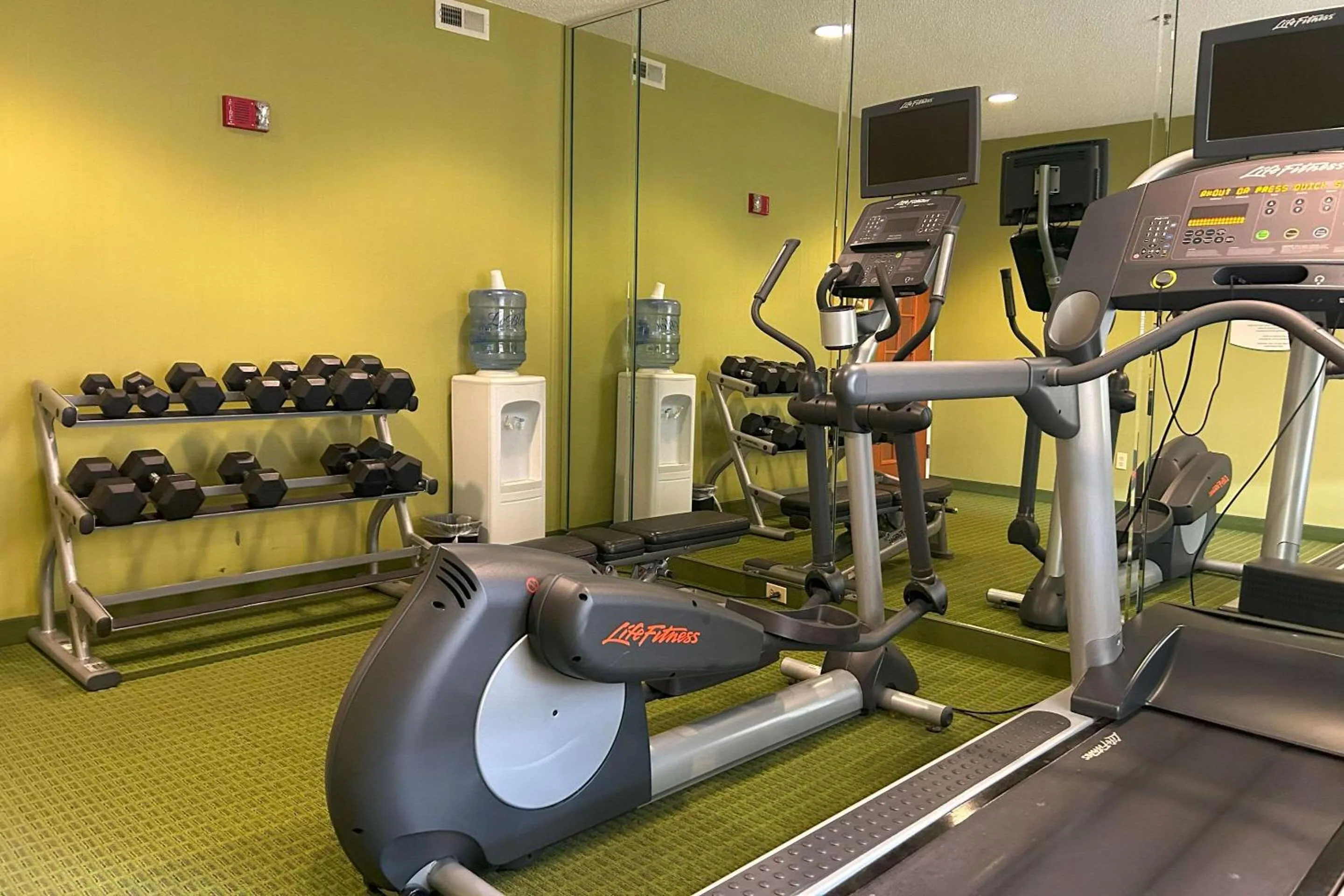 Fitness centre/facilities in Country Inn & Suites by Radisson, Fayetteville I-95, NC