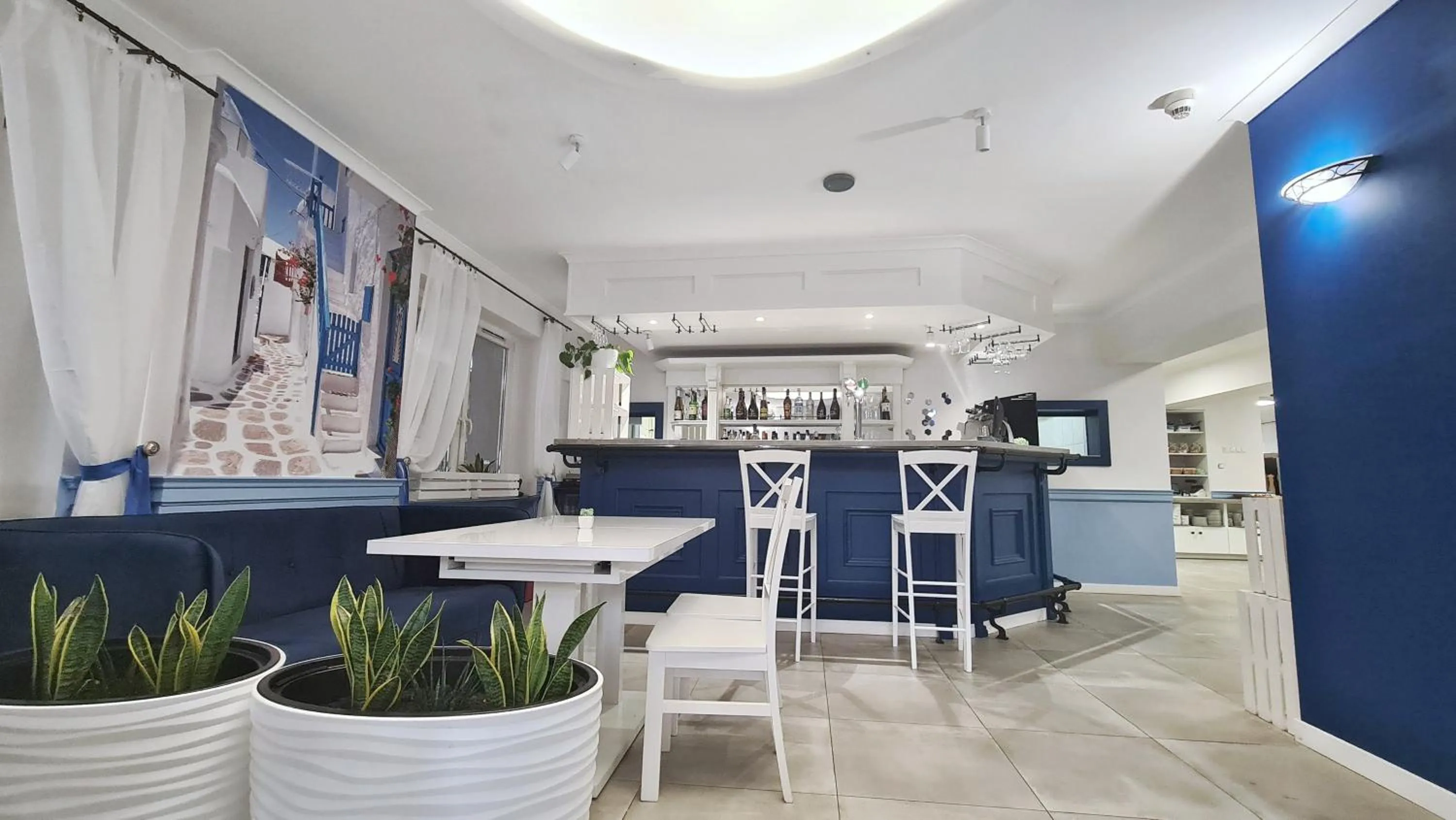 Restaurant/places to eat in Hotel Malinowski Economy