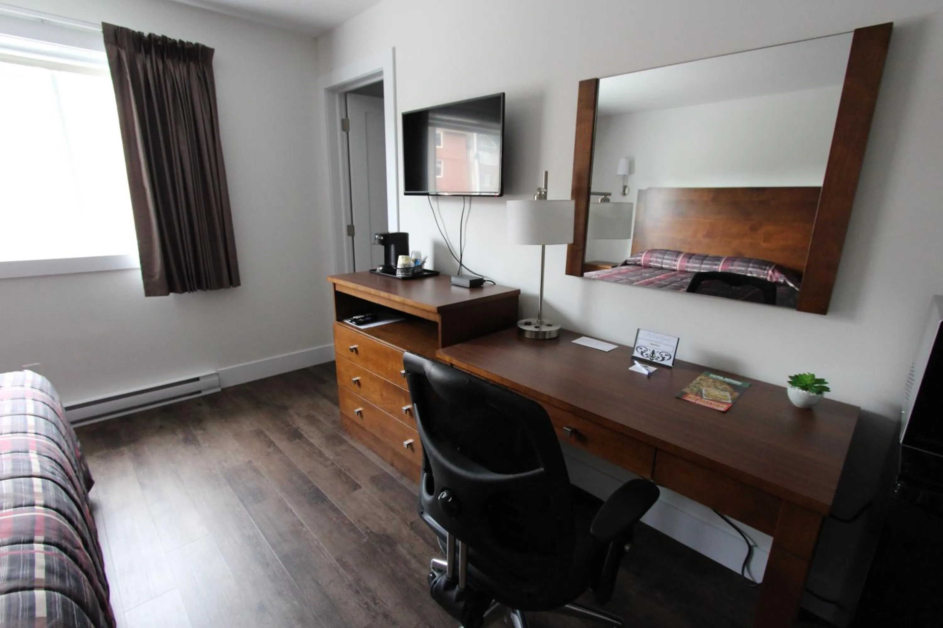 TV and multimedia, Bed in Stardust Motel - Bedford