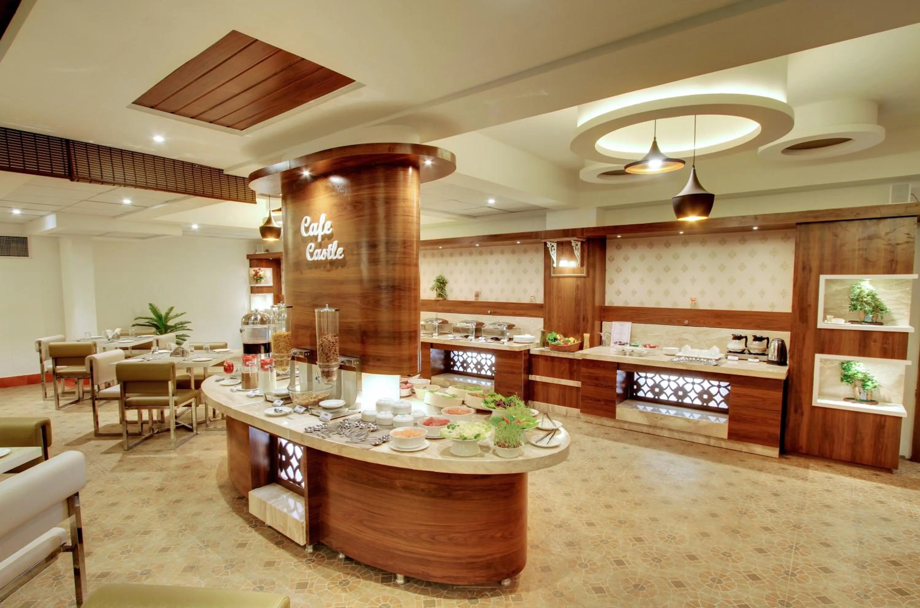 Restaurant/places to eat in White Castle Boutique Apartment Hotel