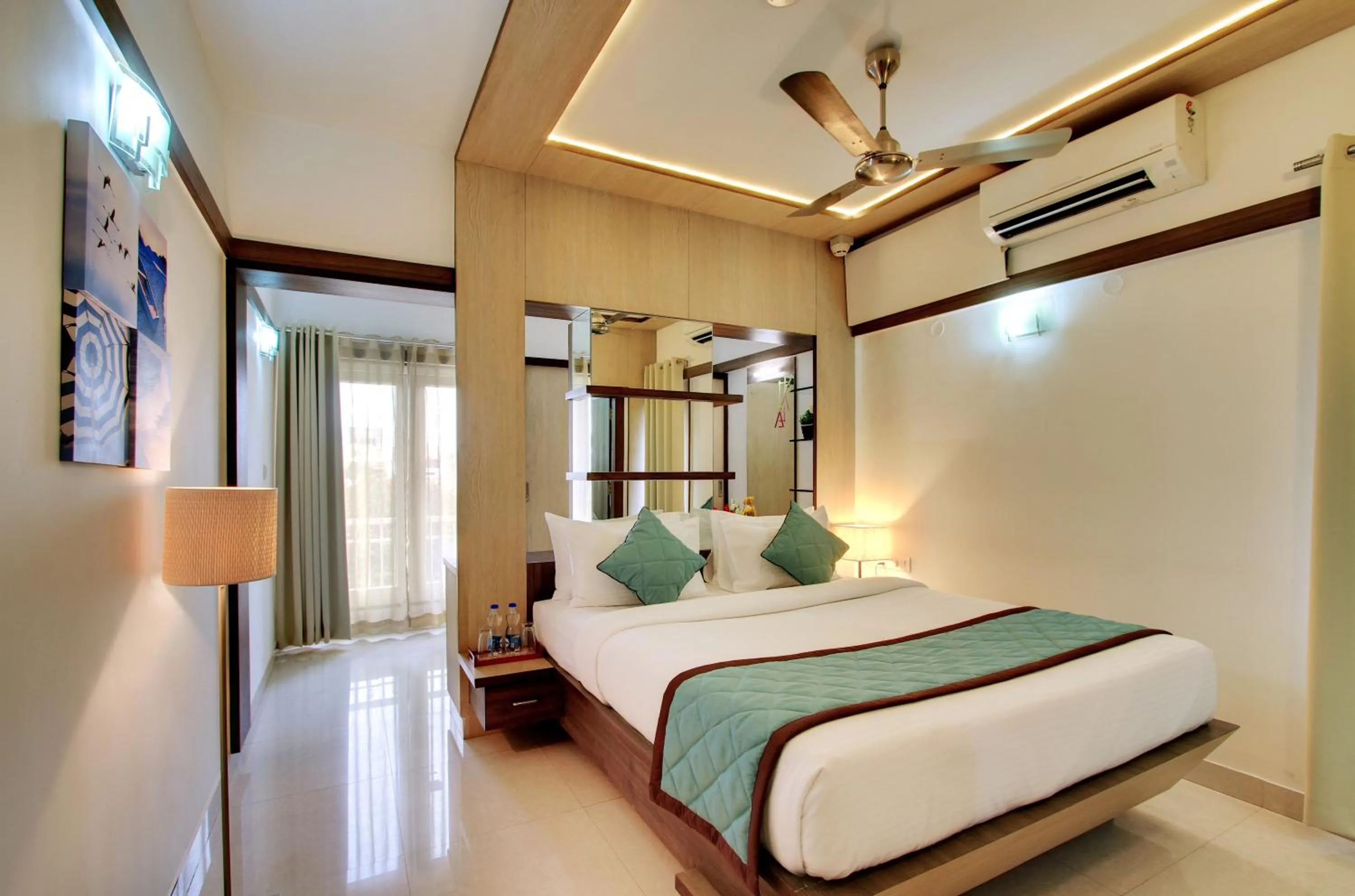 Photo of the whole room, Bed in White Castle Boutique Apartment Hotel