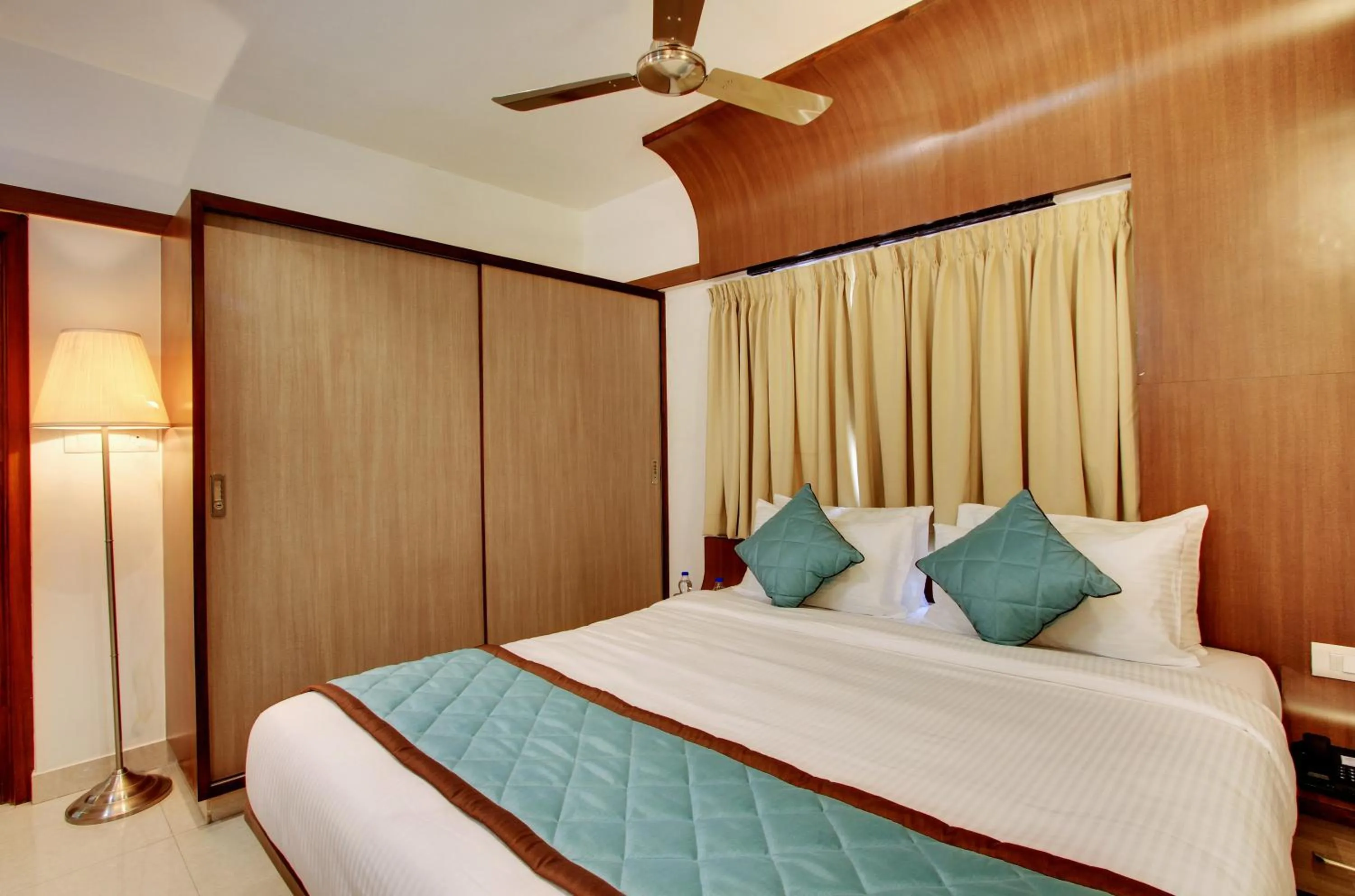 Bed in White Castle Boutique Apartment Hotel