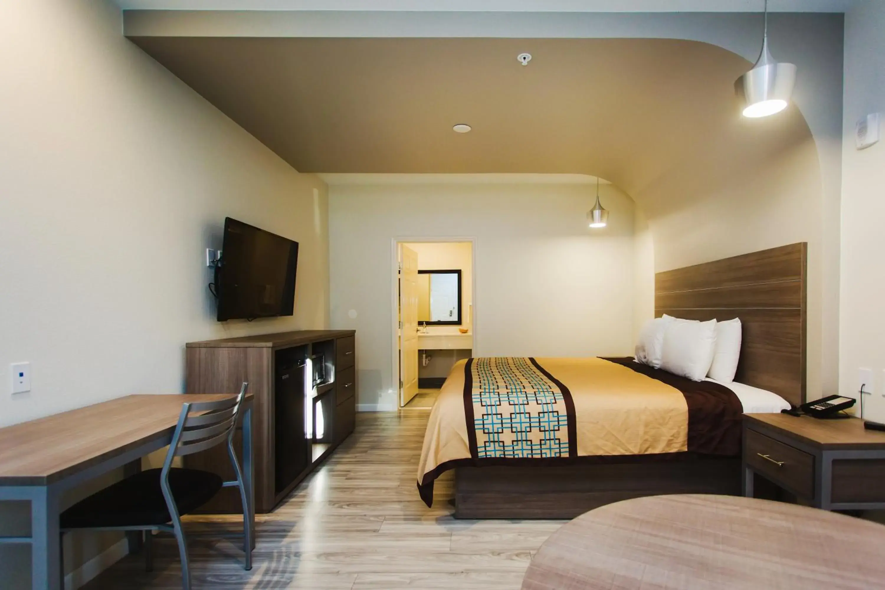 King Room - Smoking in Scottish Inns & Suites Atascocita King Room - Smoking in Scottish Inns & Suites Atascocita