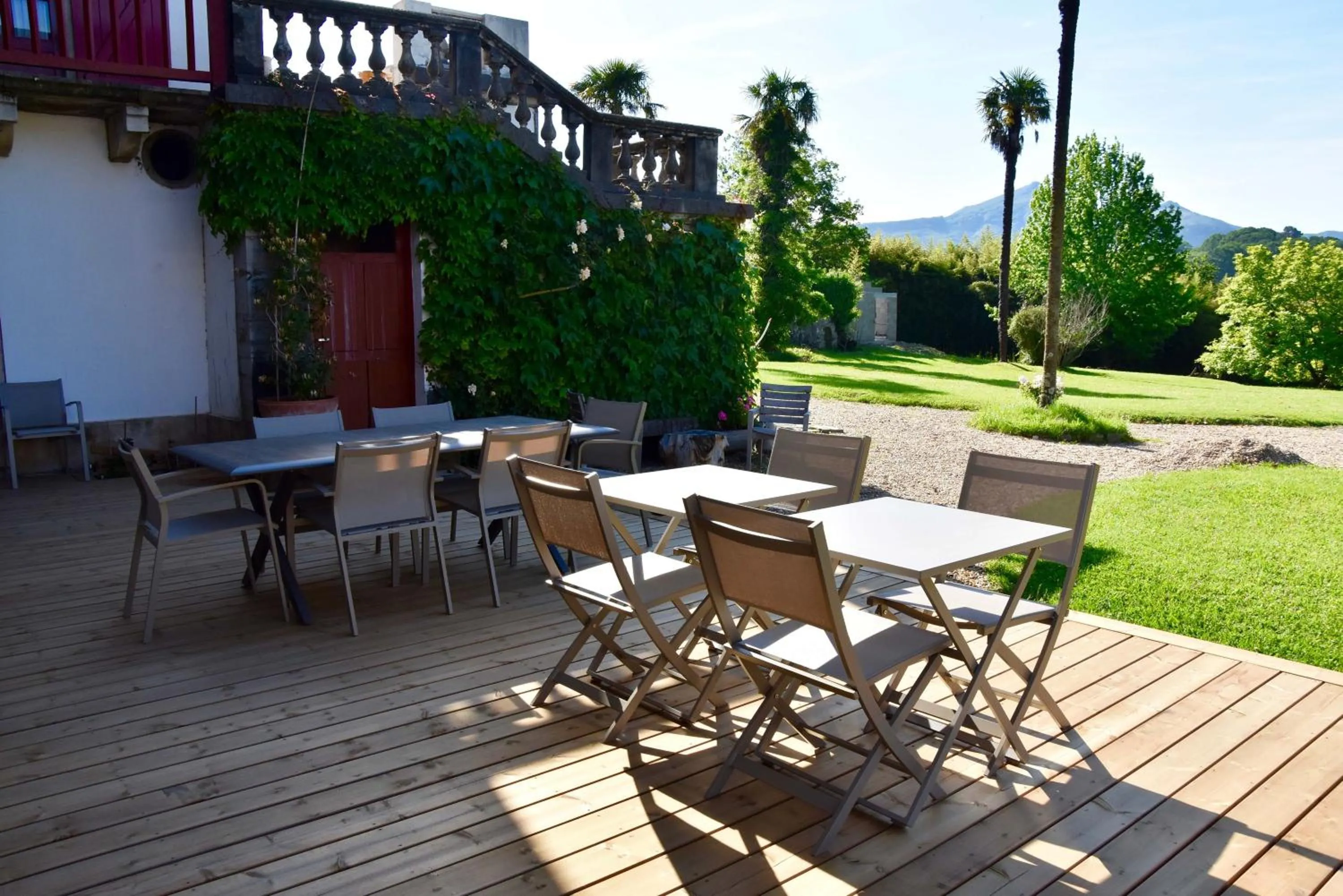 Property building in Erlande Baïta