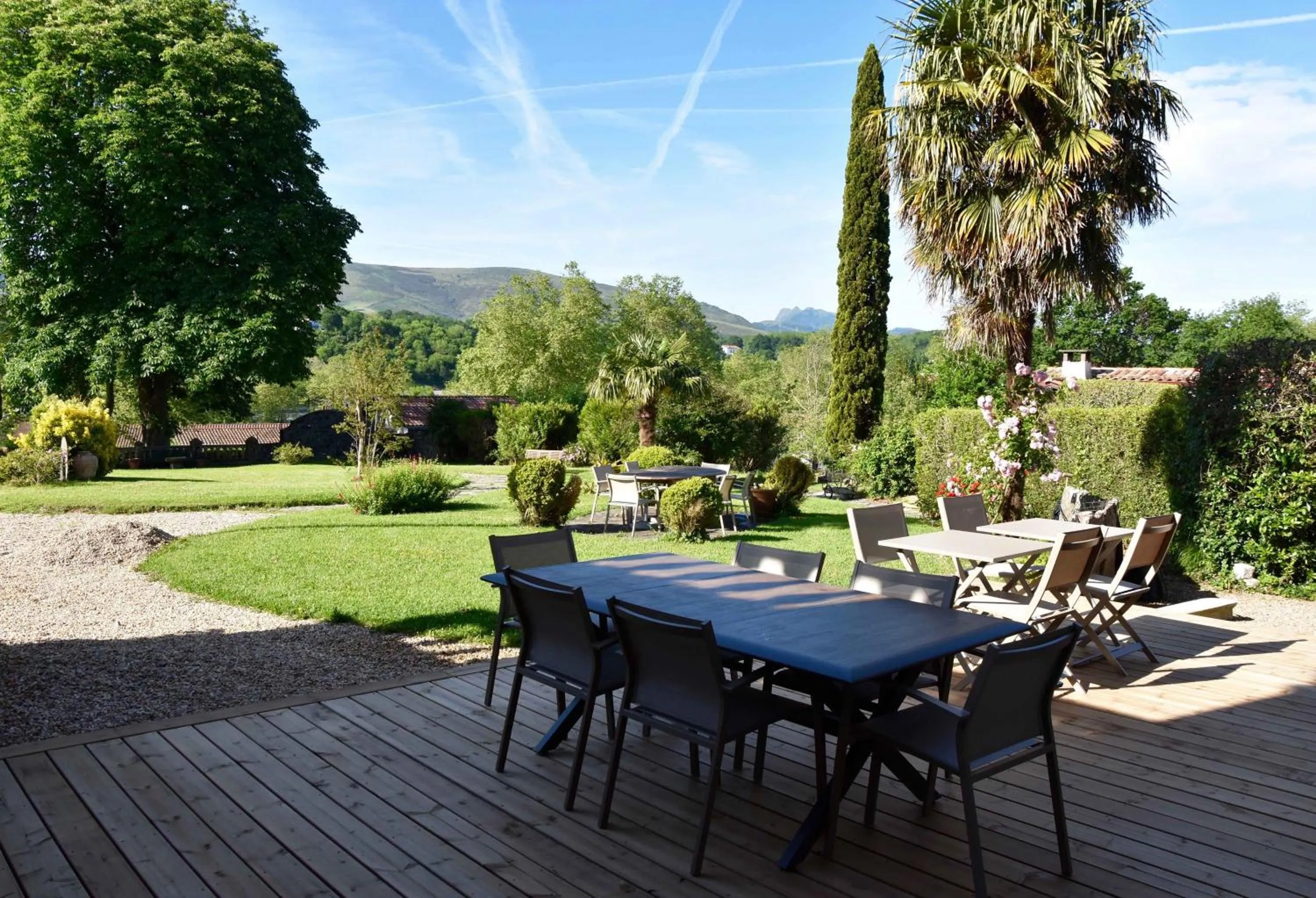 Property building in Erlande Baïta