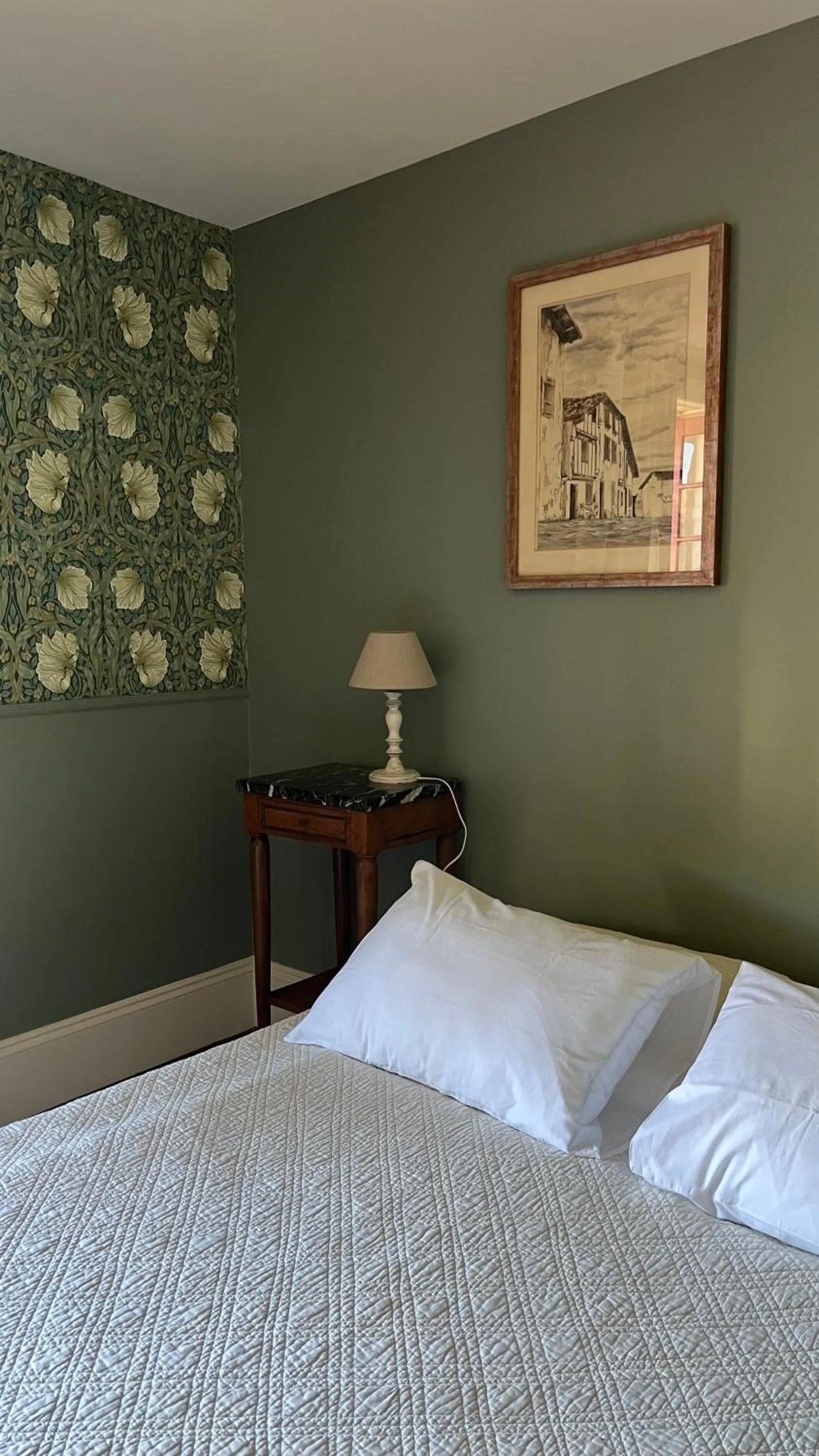 Bed in Erlande Baïta