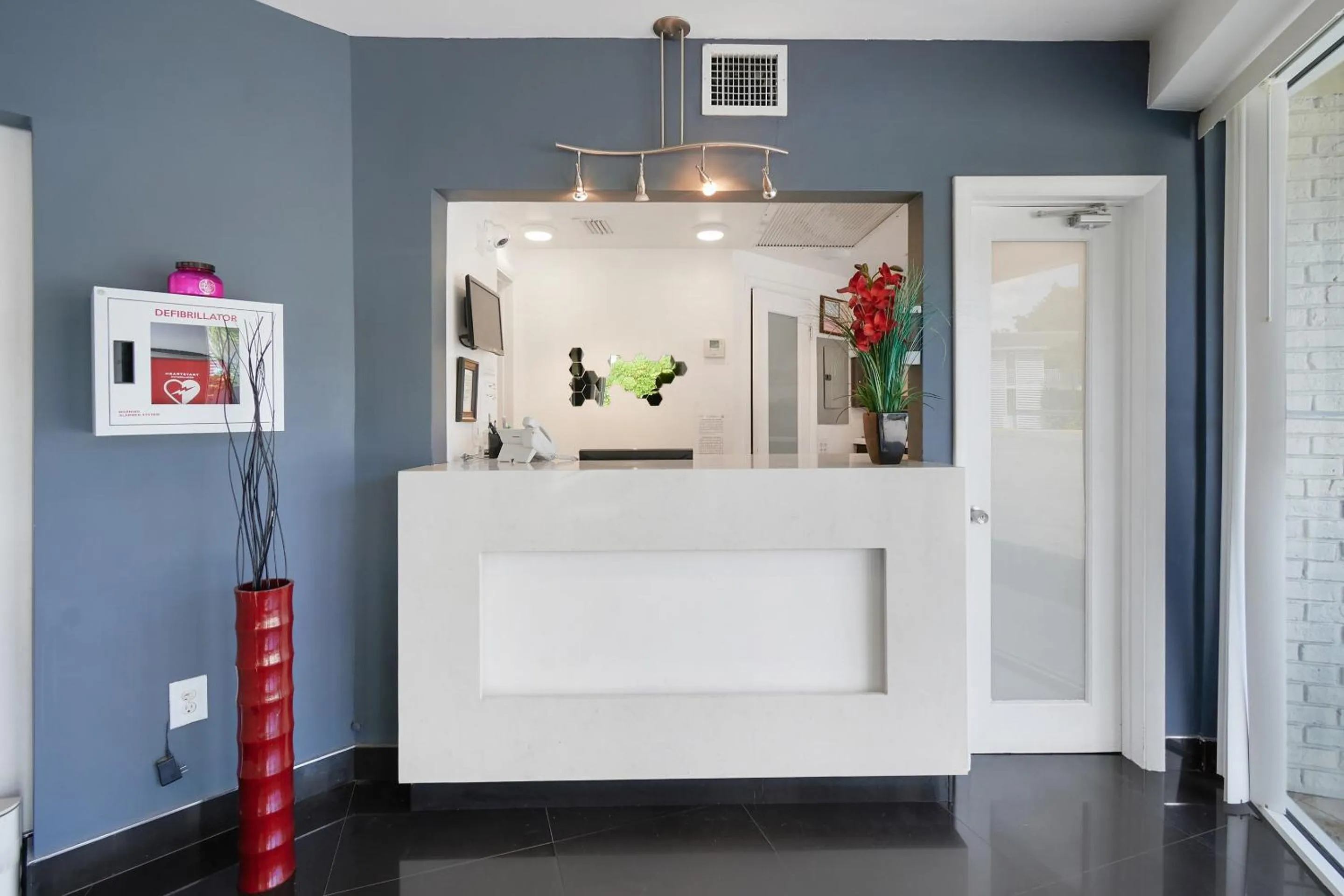 Lobby or reception in OYO Hotel Coral Gables - Miami Airport