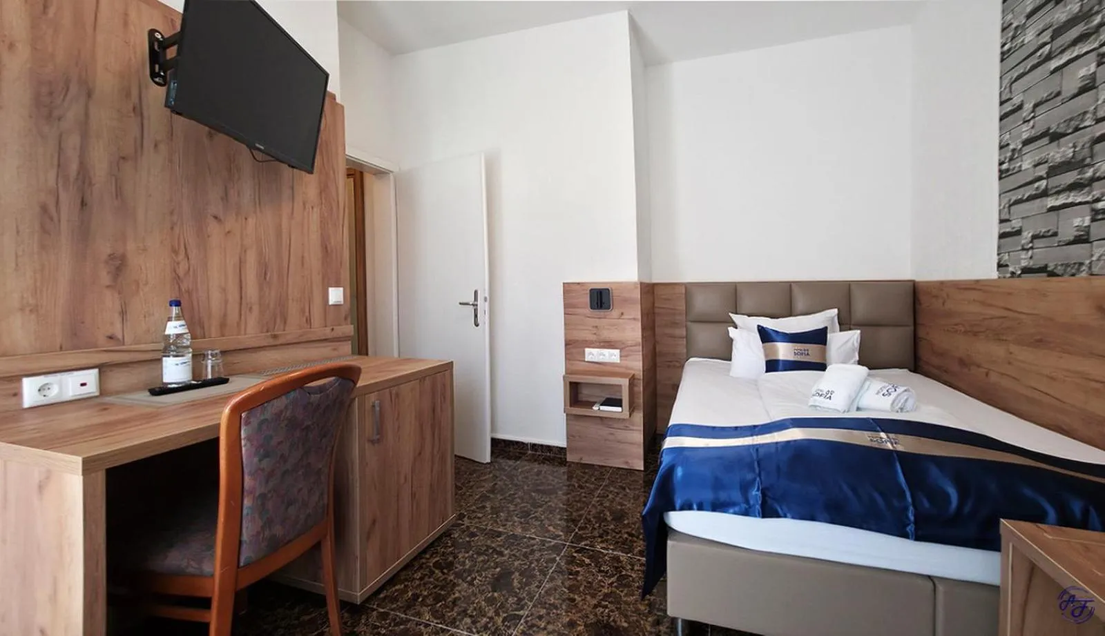 Bedroom, Bed in Hotel Sofia