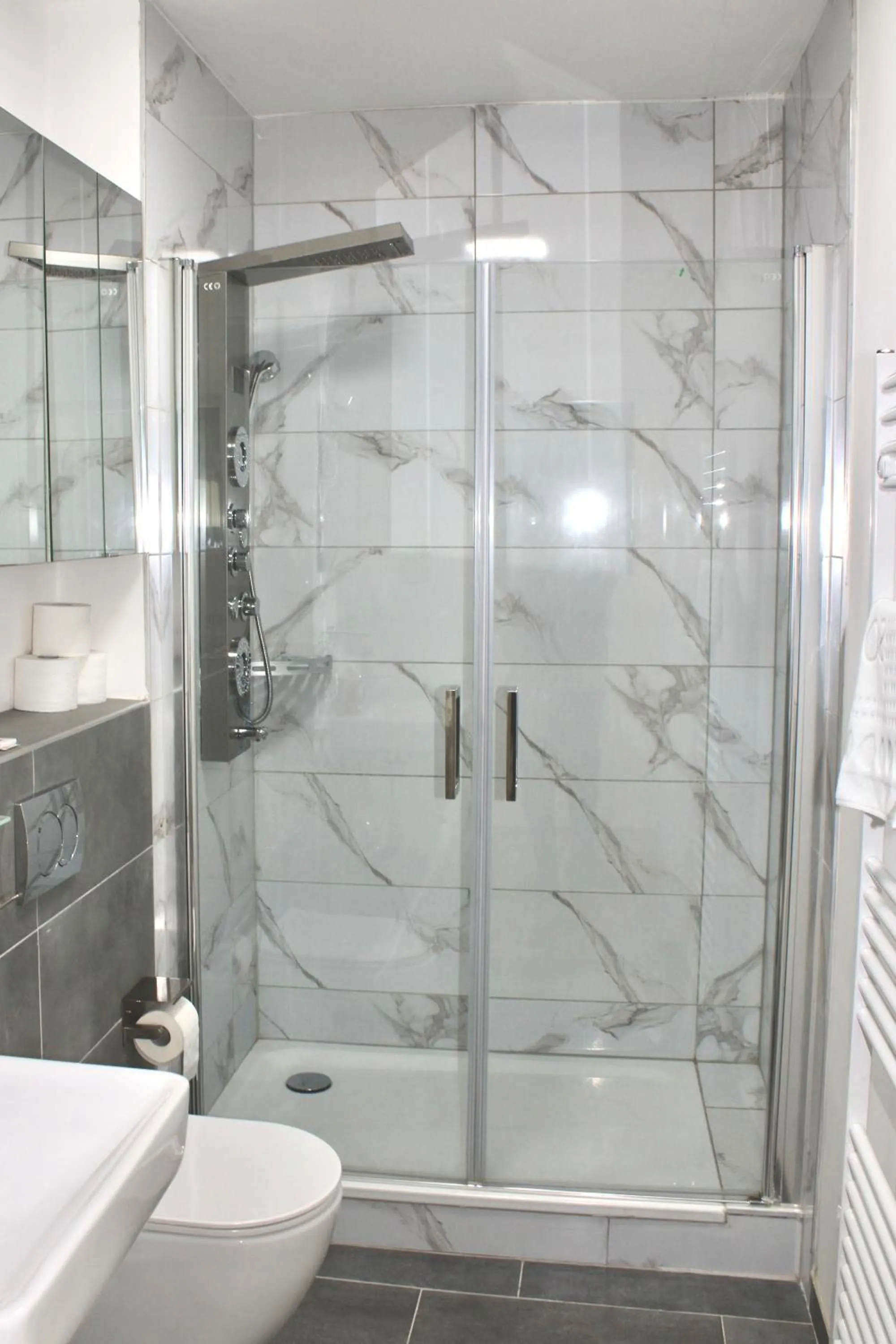 Shower in Hotel Sofia