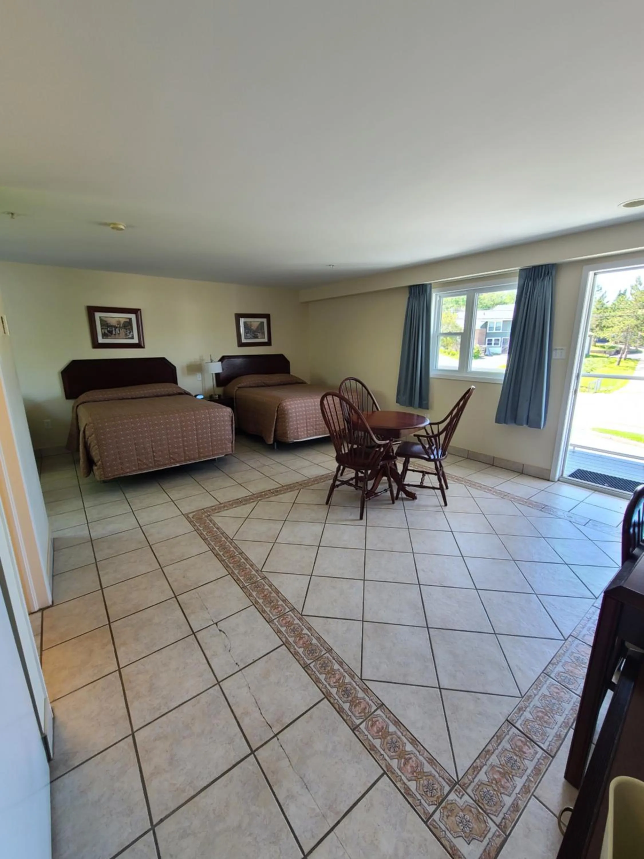 Guests in Stardust Motel - Timberlea