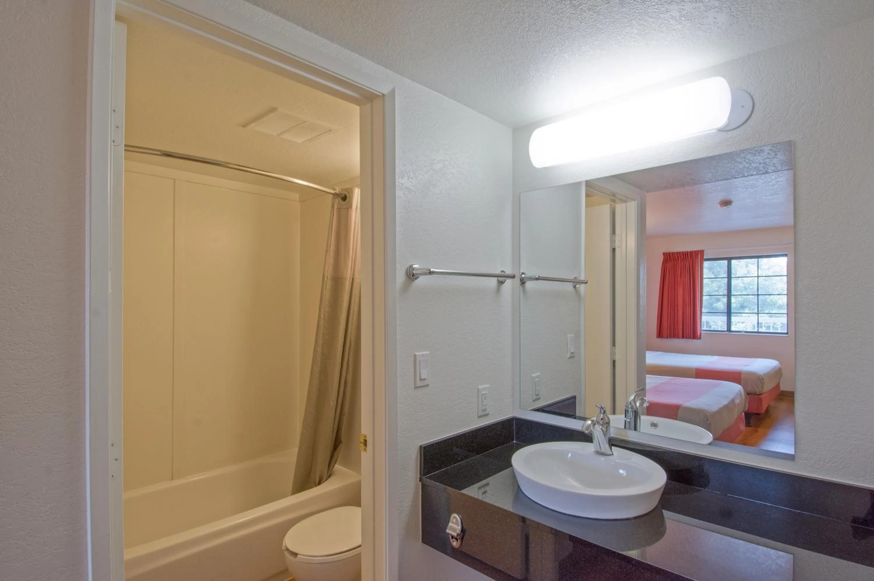 Bathroom, Bed in Motel 6-Redding, CA - South