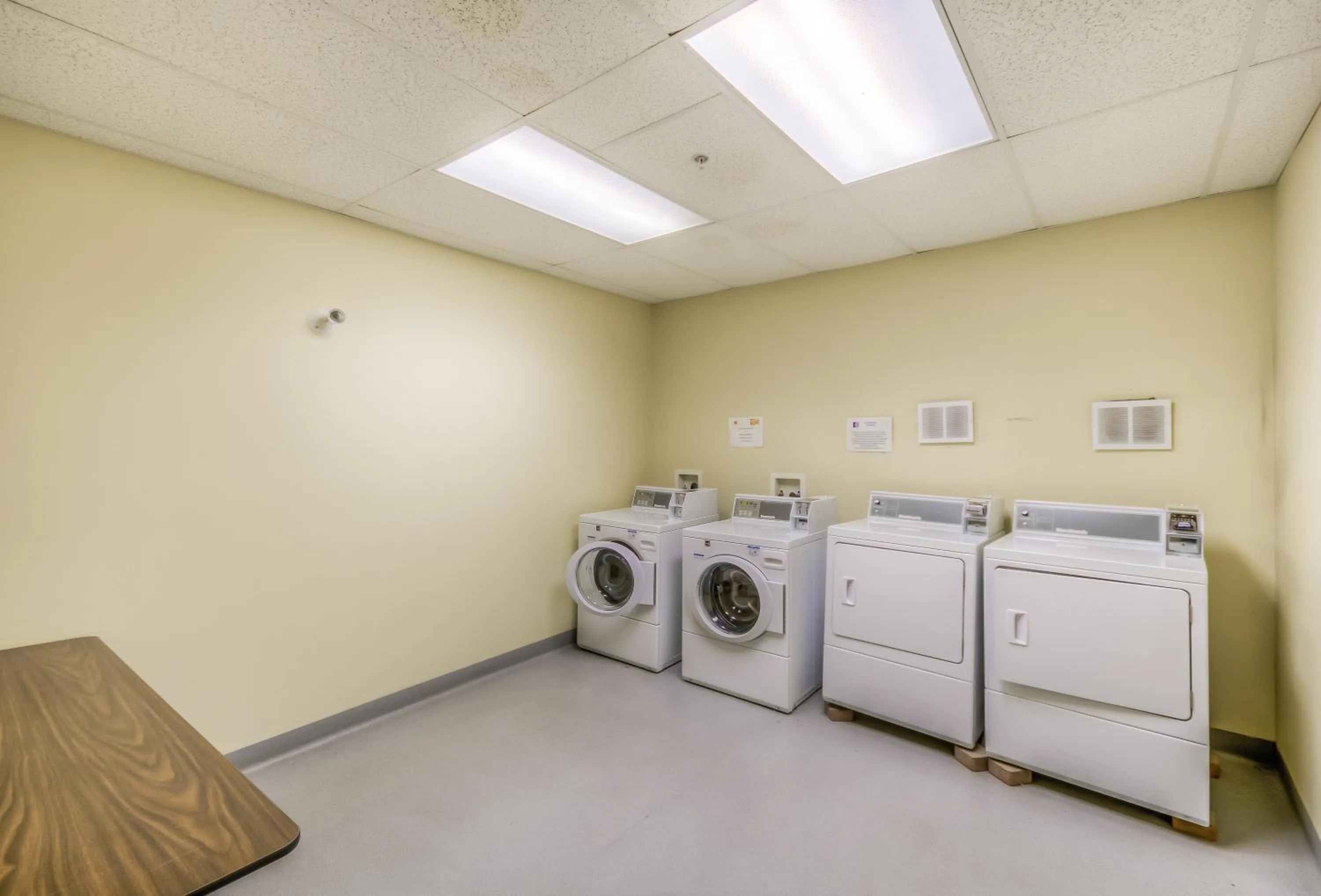 washing machine in Aurora Inn Estevan