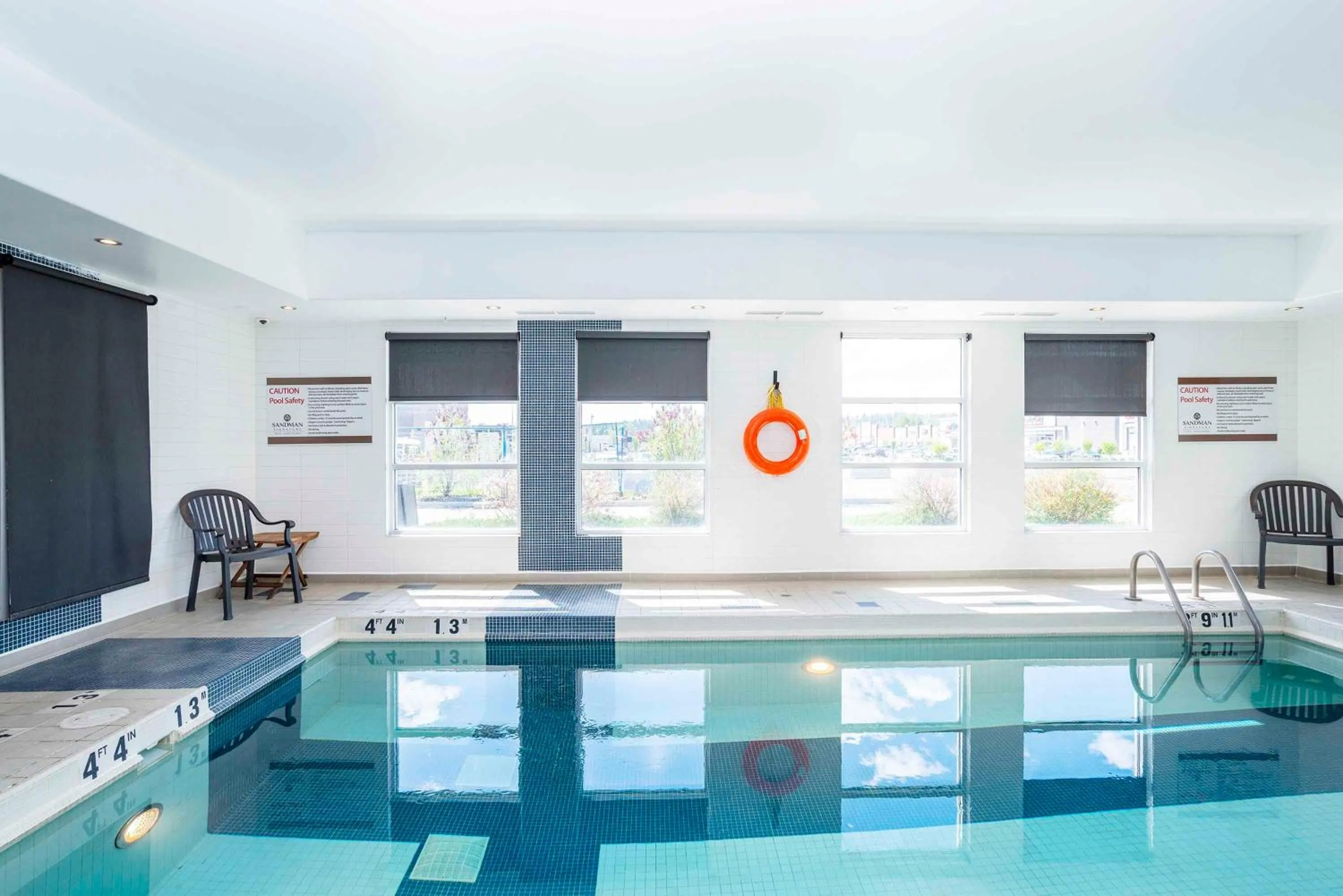 Swimming pool in Sandman Signature Prince George Hotel