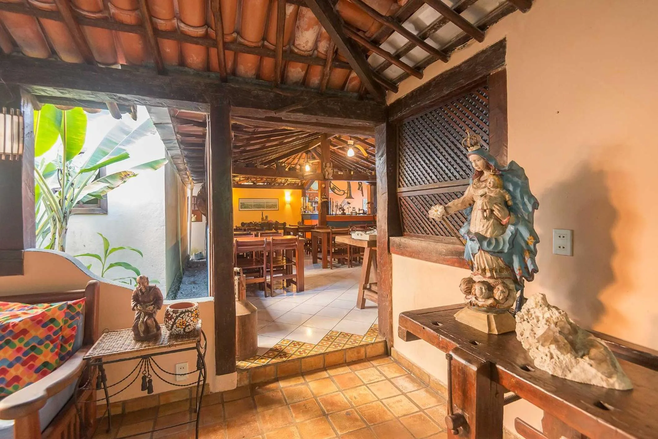 Communal lounge/ TV room in Pousada Bemvirá