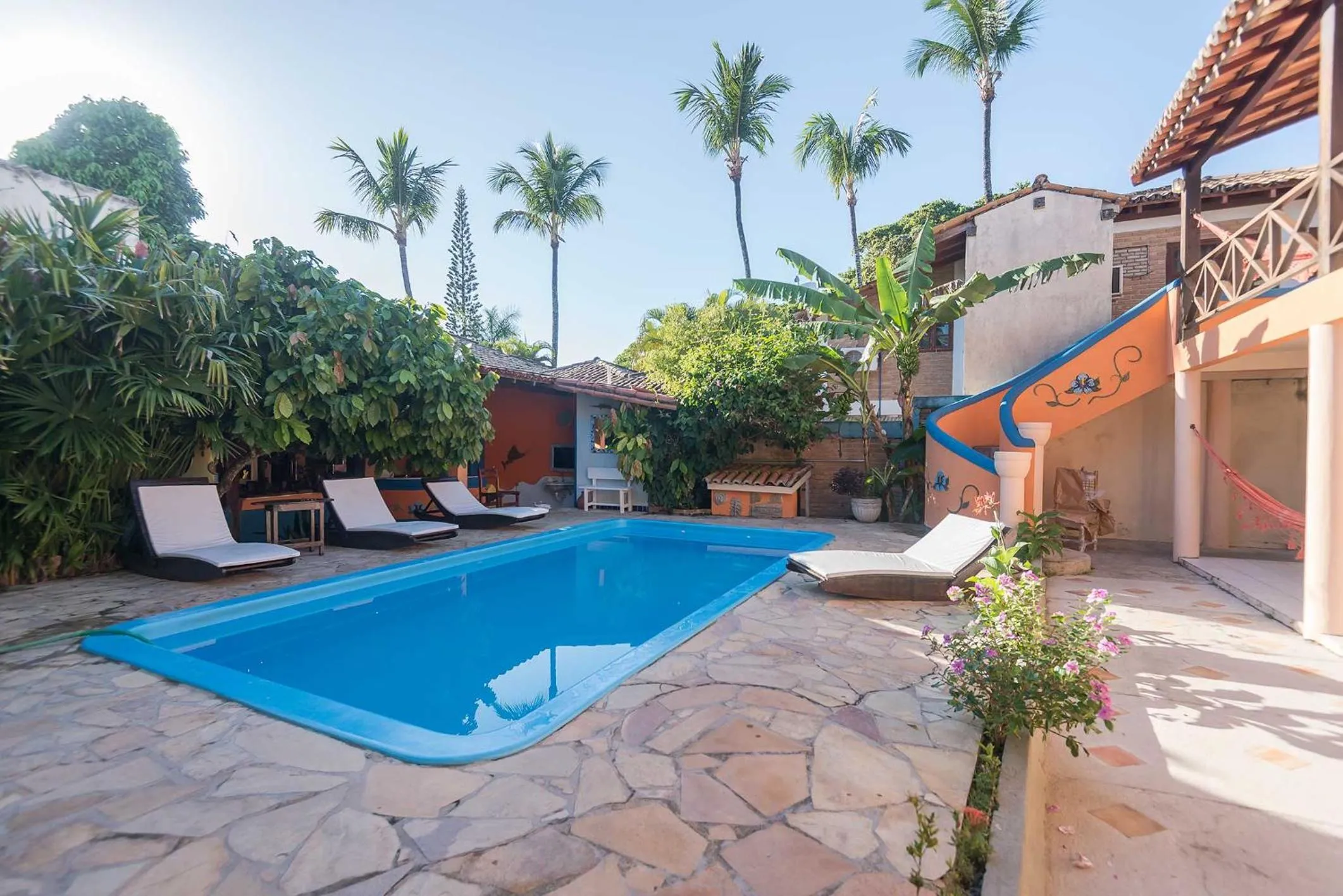 Swimming pool in Pousada Bemvirá