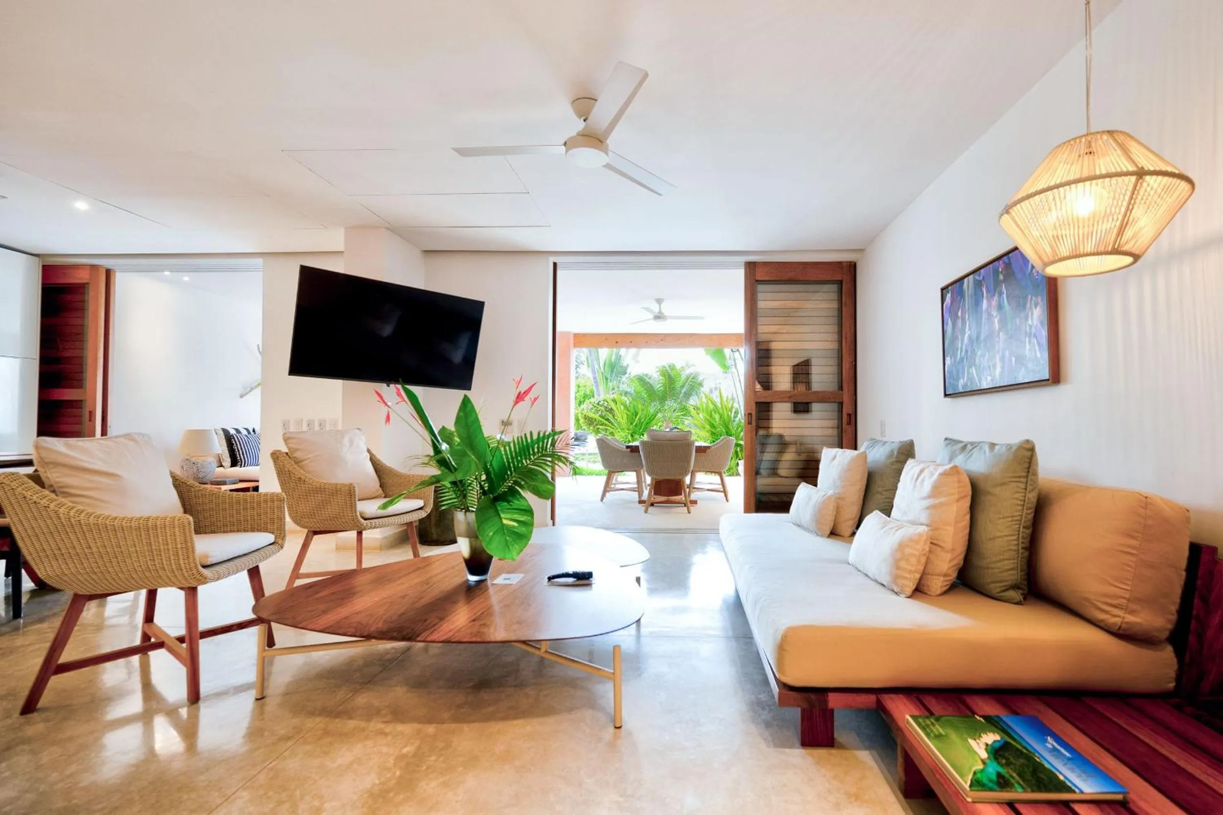 Communal lounge/ TV room in El Careyes Club & Residences