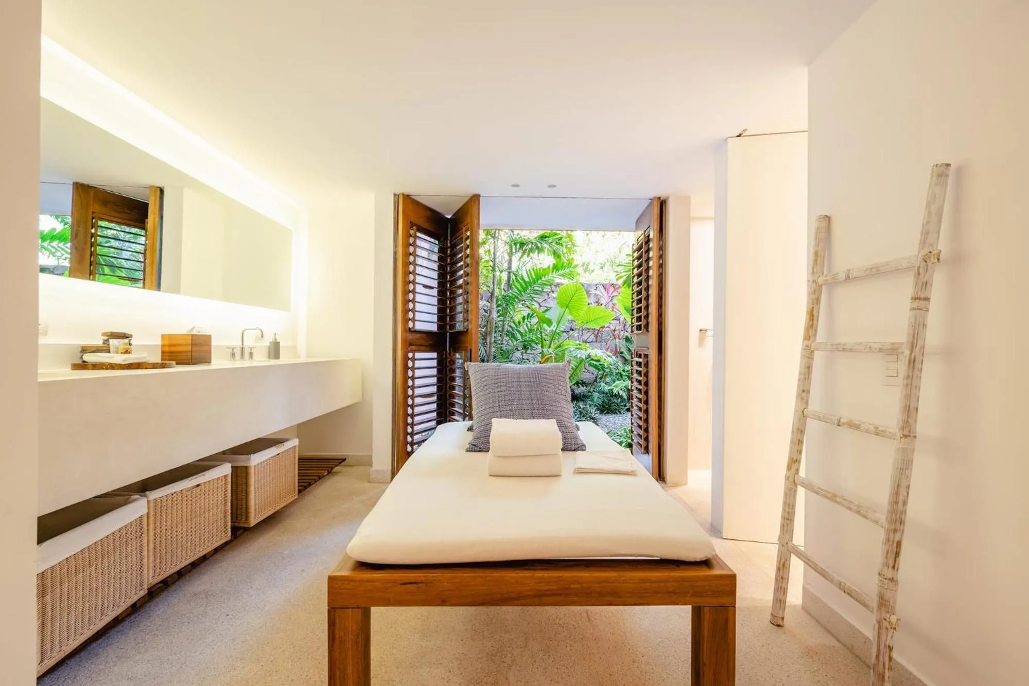 Garden, Bed in El Careyes Club & Residences