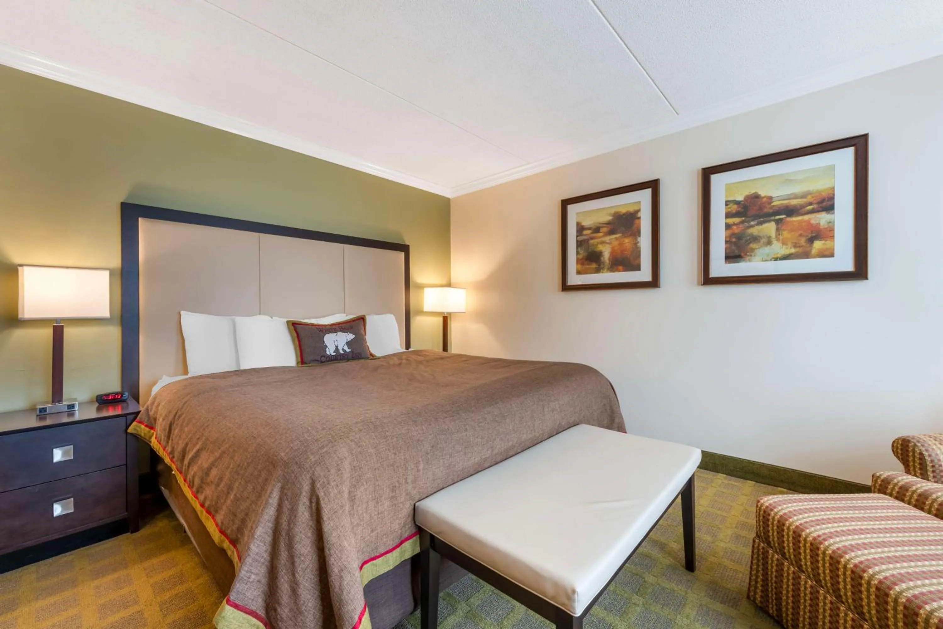 Bedroom, Bed in Best Western Plus White Bear Country Inn