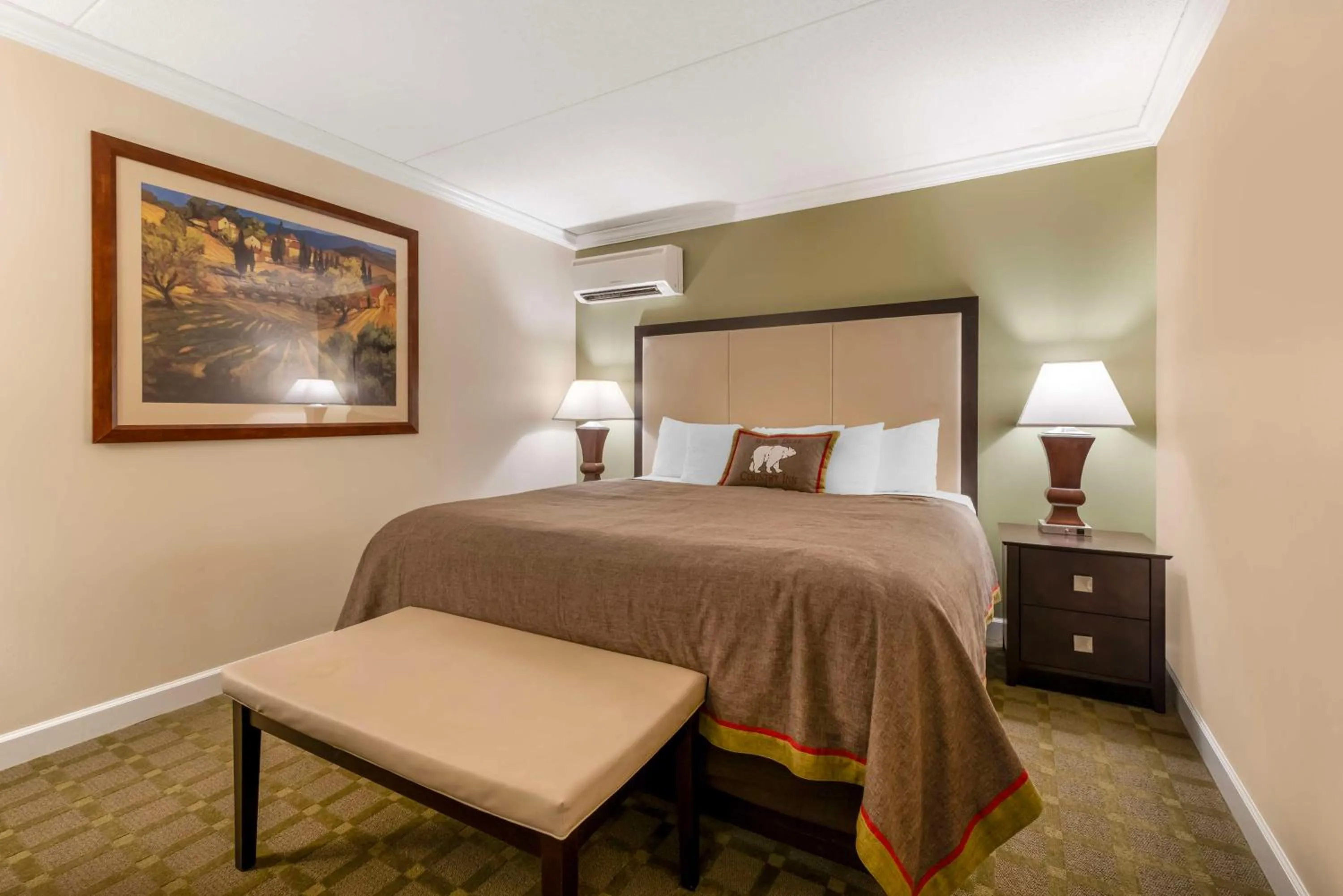 Bedroom, Bed in Best Western Plus White Bear Country Inn