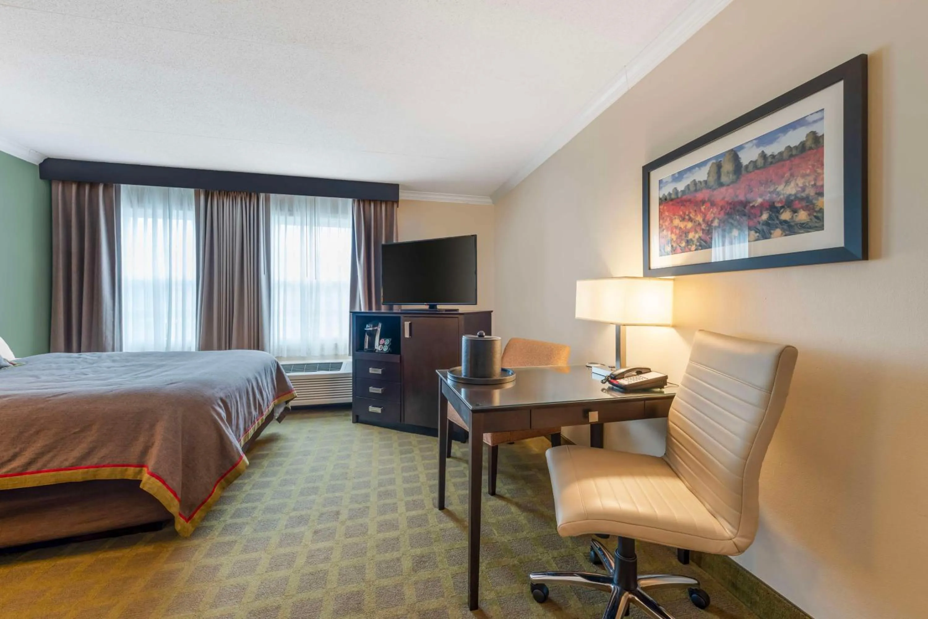 Bedroom, Bed in Best Western Plus White Bear Country Inn