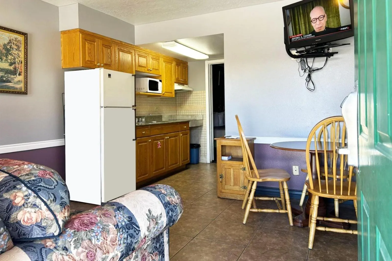 Coronada Inn & Suites