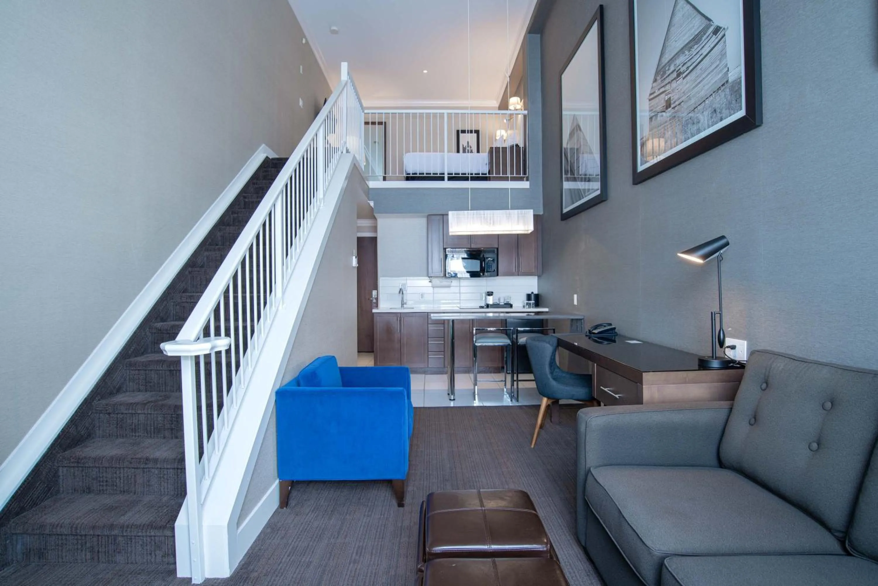 Photo of the whole room in Sandman Signature Edmonton South Hotel