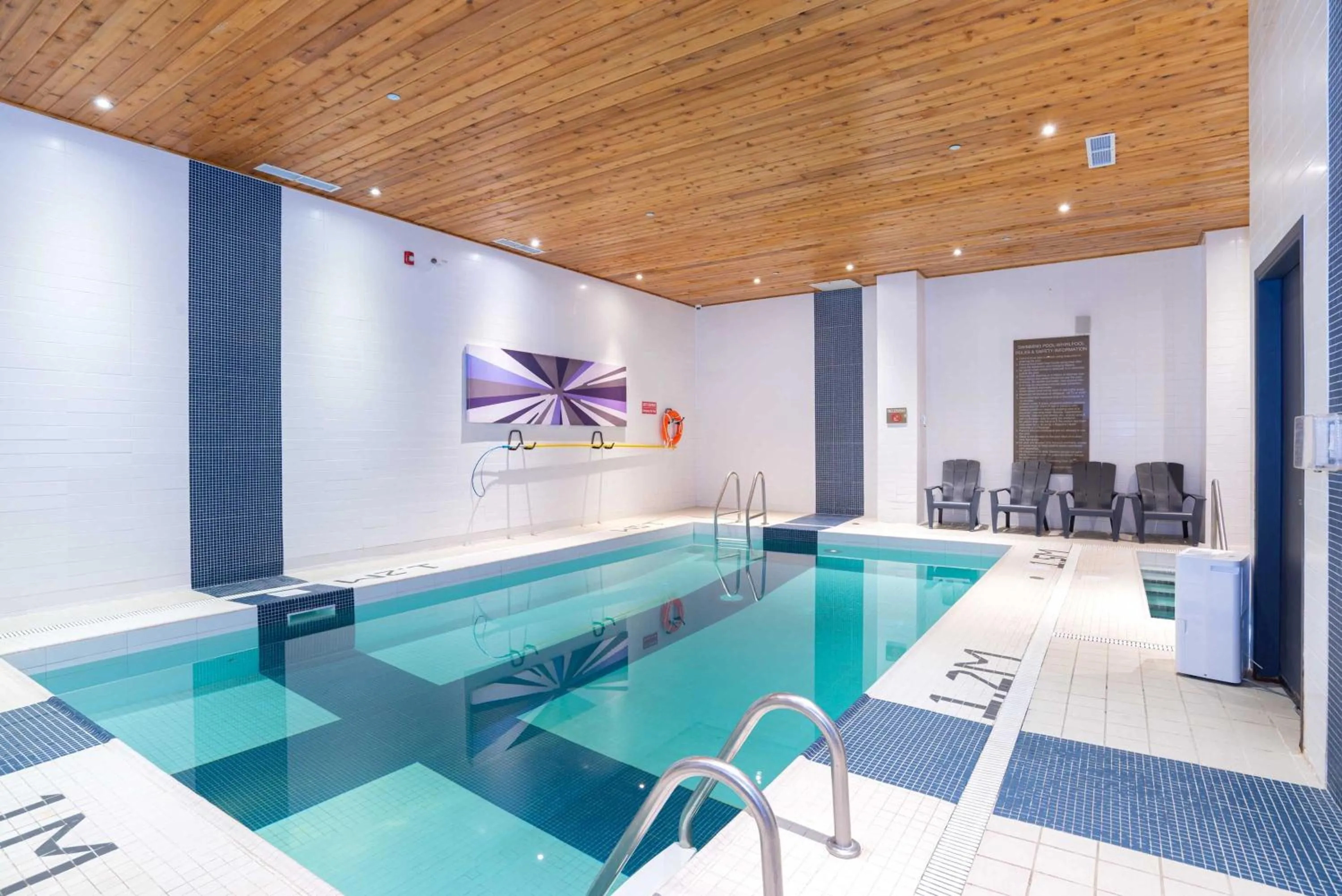 Swimming pool in Sandman Signature Edmonton South Hotel