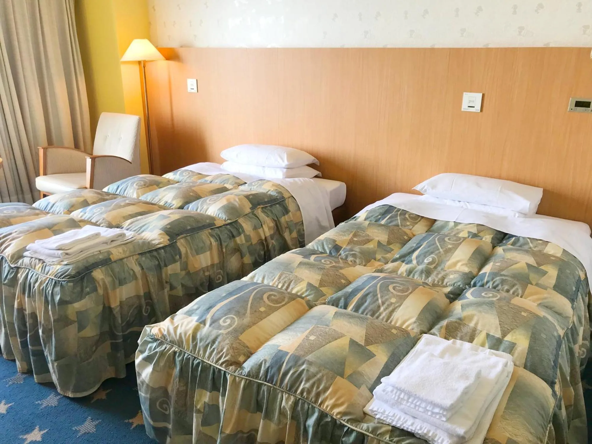 Photo of the whole room, Bed in Hotel Seagull Tenpozan Osaka