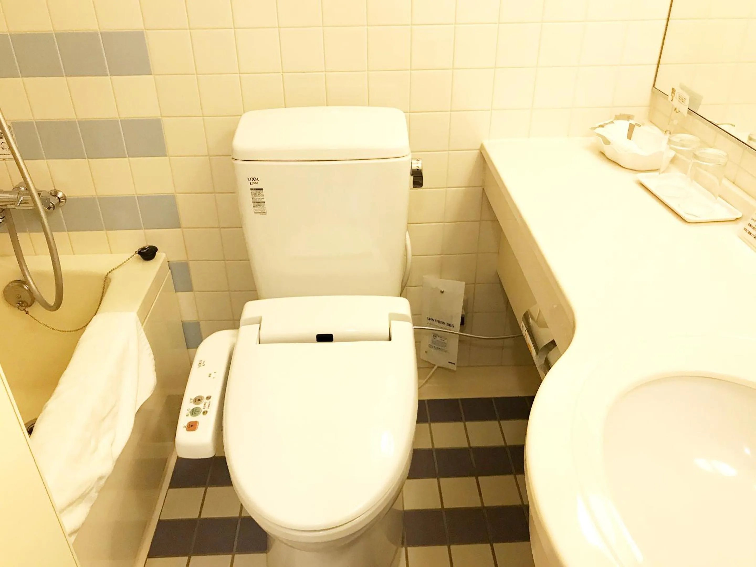 Photo of the whole room in Hotel Seagull Tenpozan Osaka