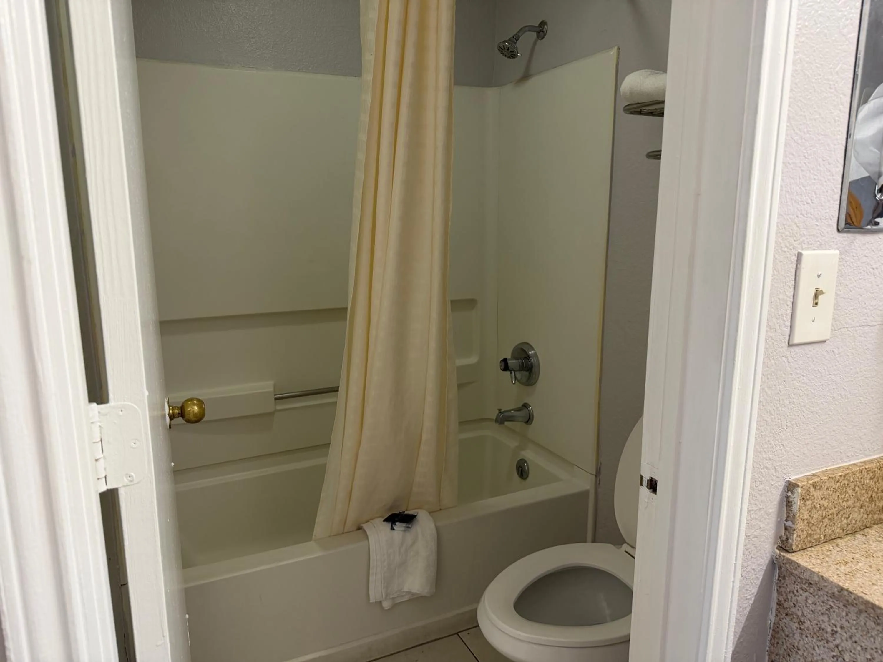 Key West Inn - Chatsworth