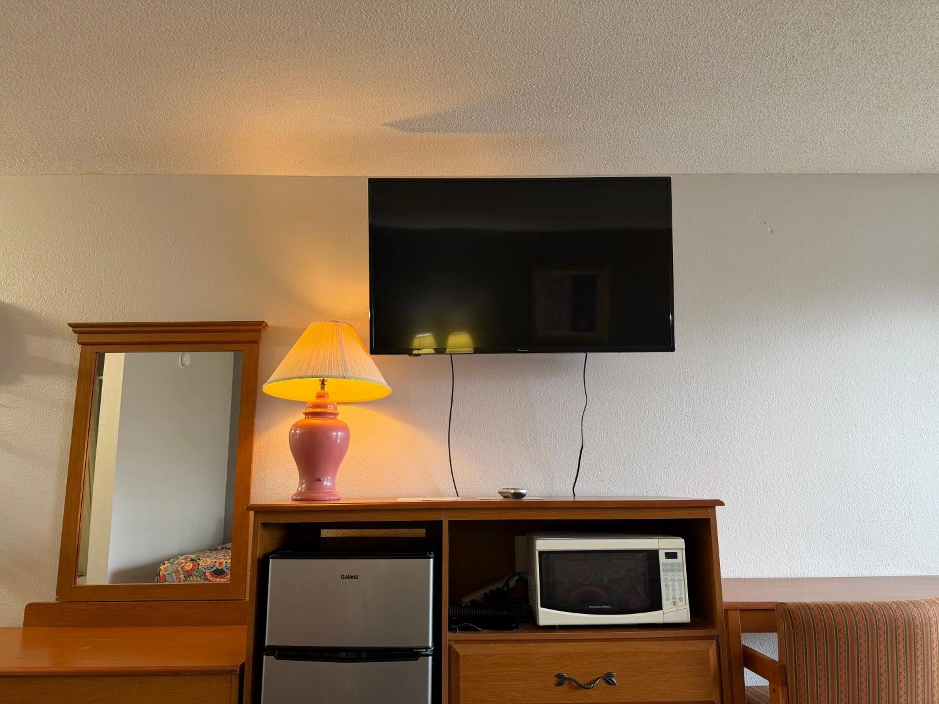 Key West Inn - Chatsworth