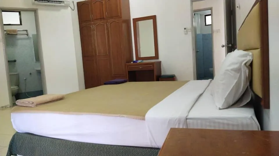 Bed in Marina Cove Resort