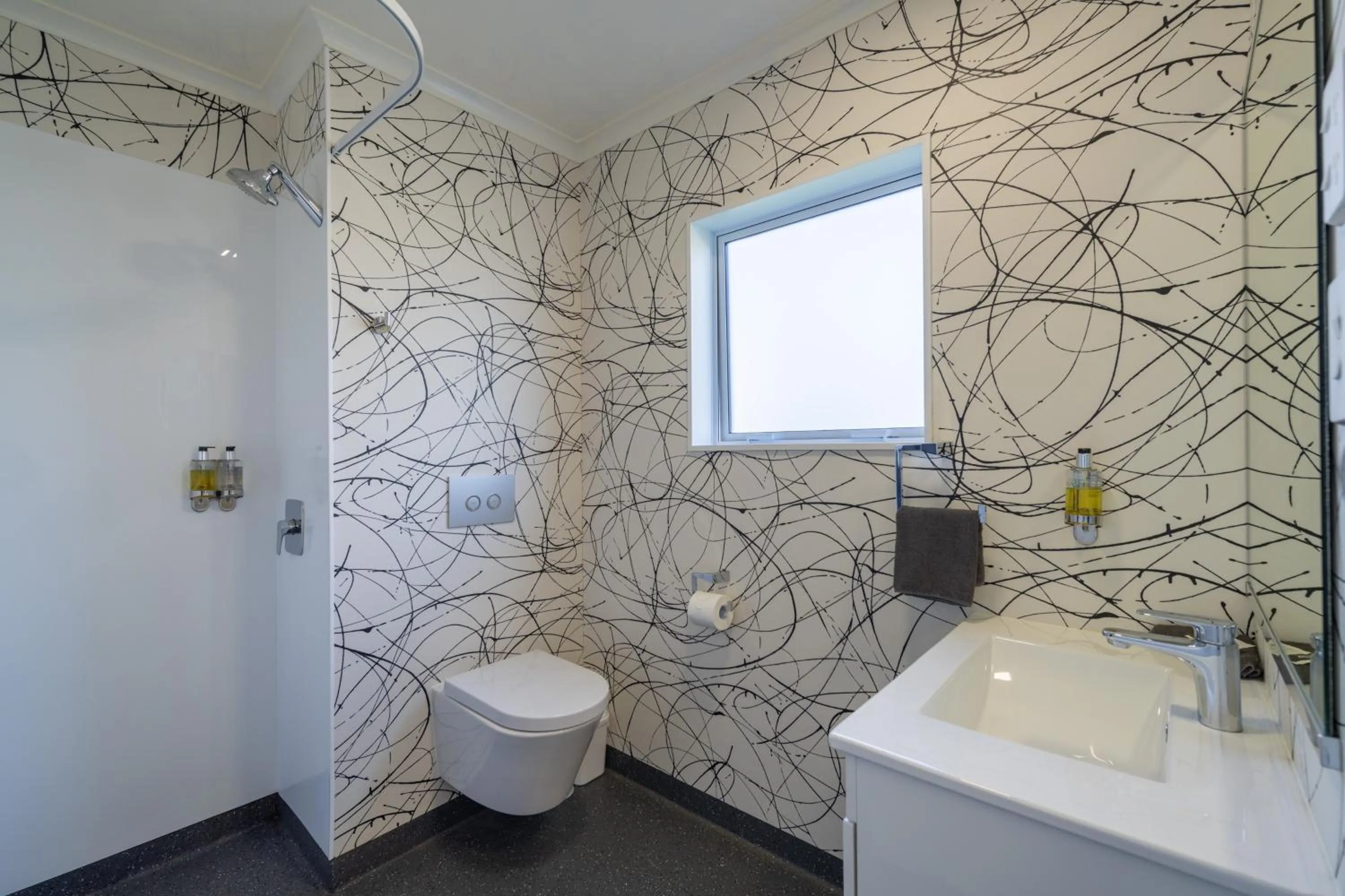 Shower in Parklands Motel & Apartments Te Anau