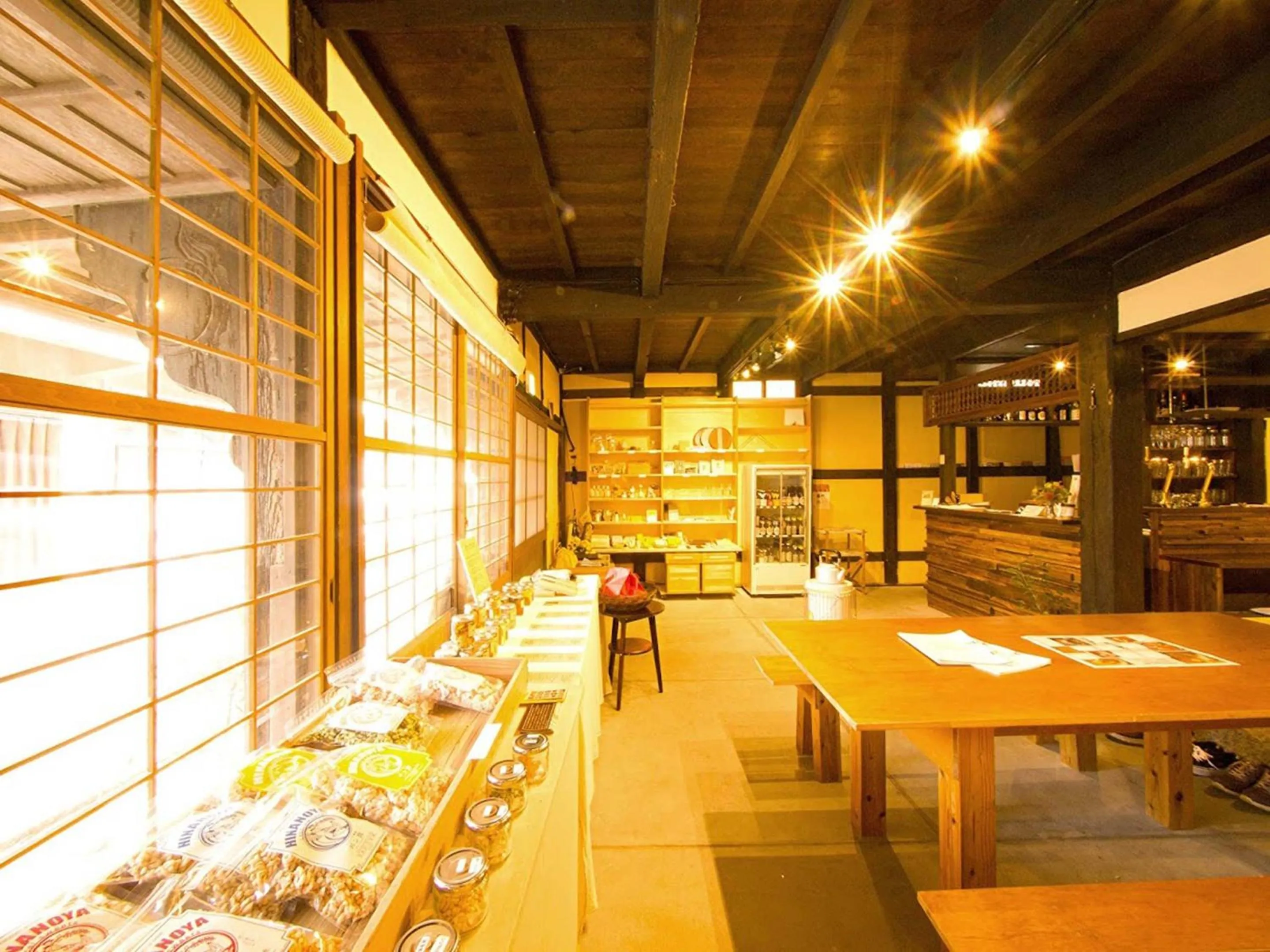 Lounge or bar in Hostel & Tatami Bar Uchikobare -内子晴れ-