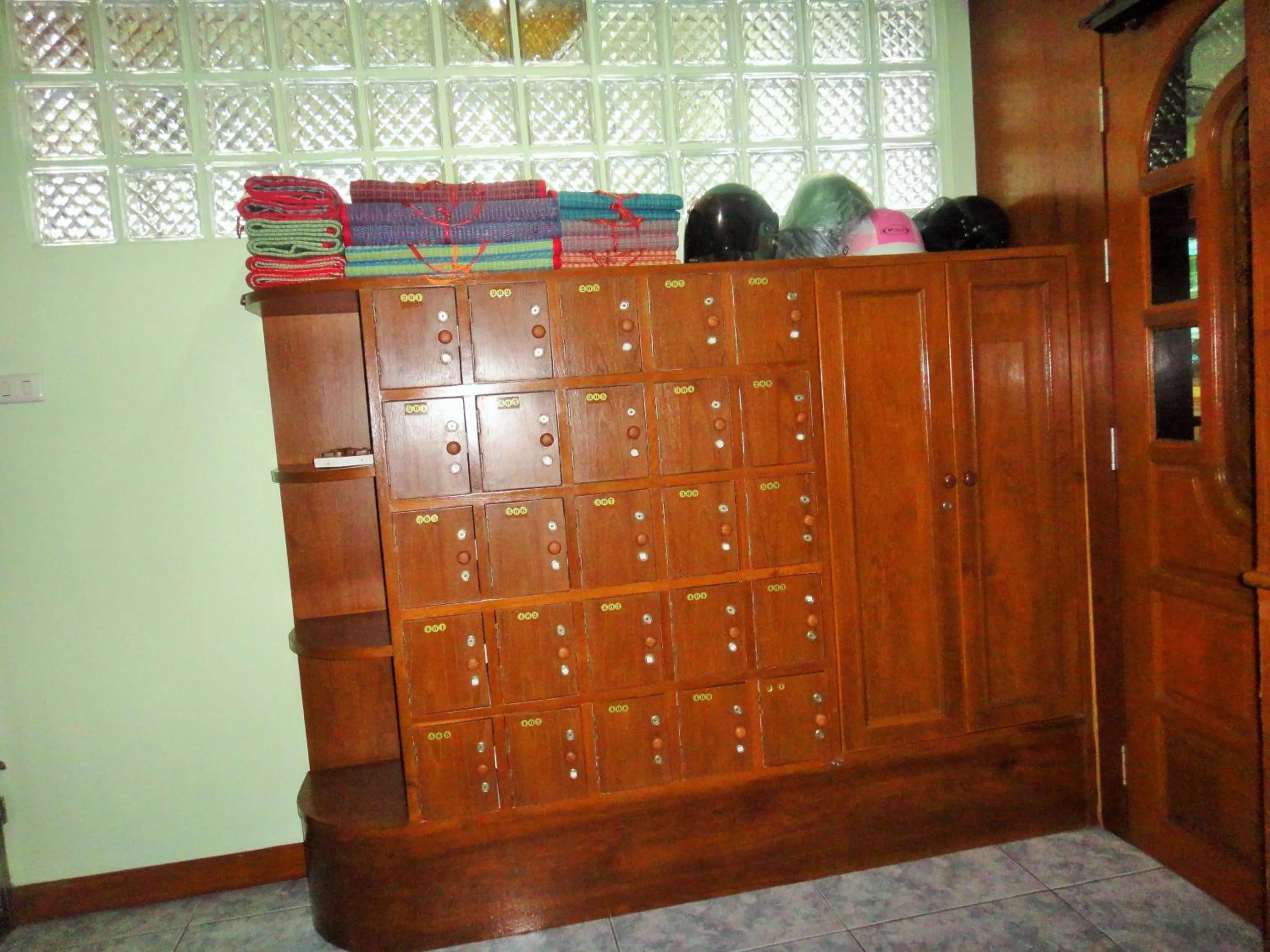 Area and facilities in Thepparat Lodge Krabi