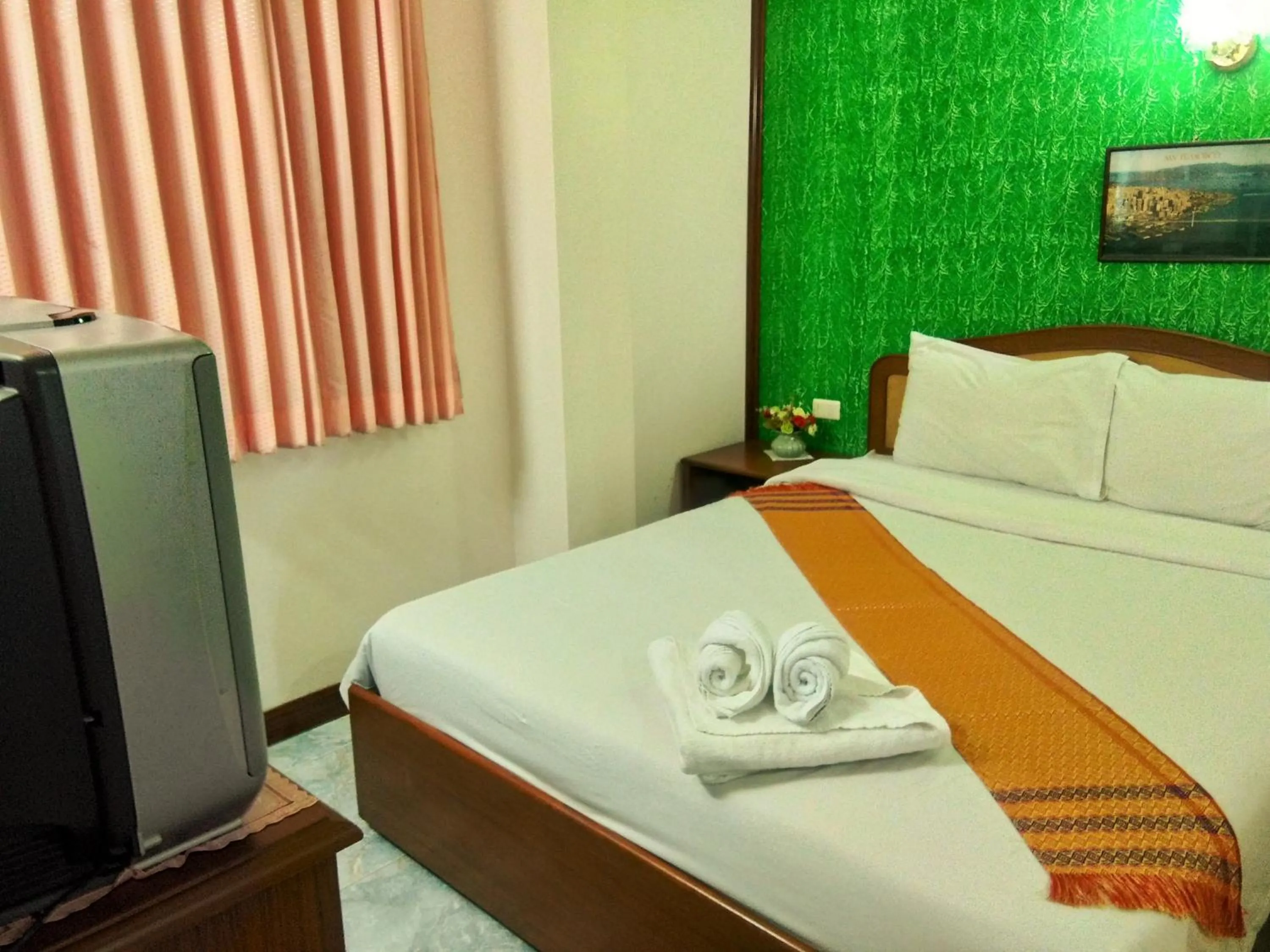 Bedroom, Bed in Thepparat Lodge Krabi