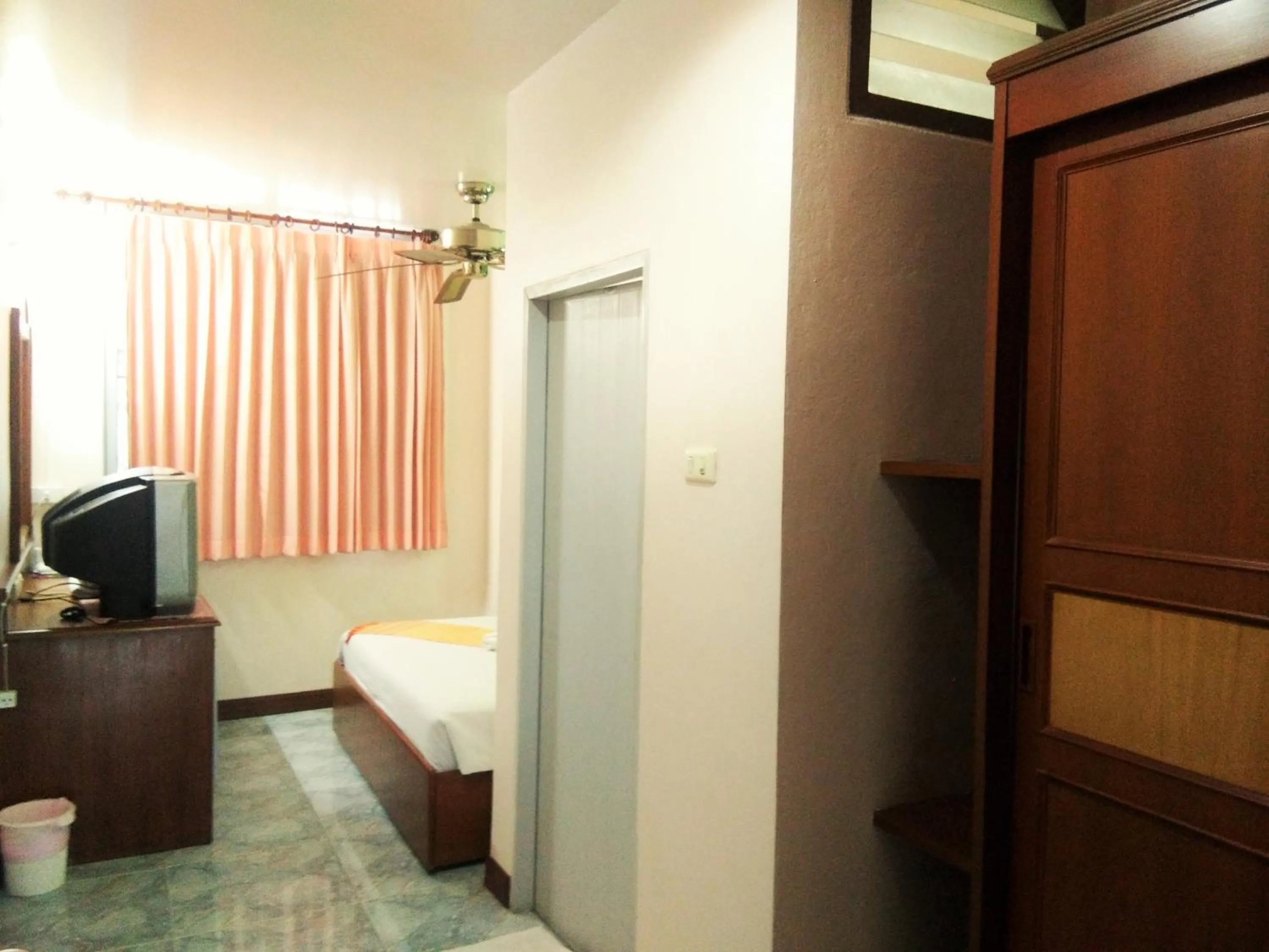 Bedroom, Bed in Thepparat Lodge Krabi