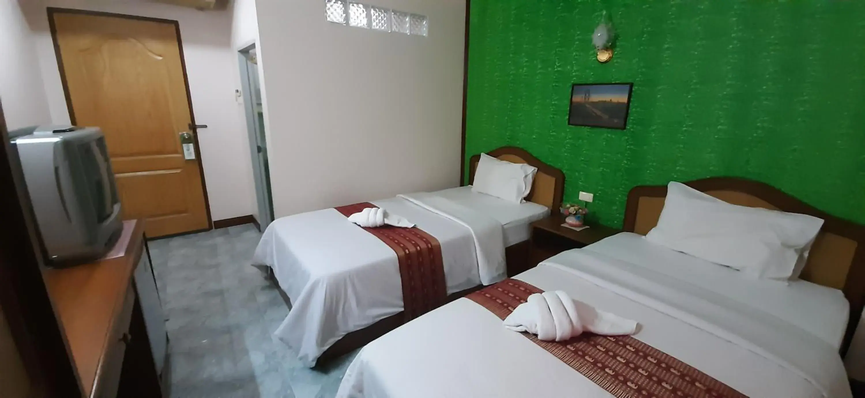 Deluxe Twin Room in Thepparat Lodge Krabi Deluxe Twin Room in Thepparat Lodge Krabi