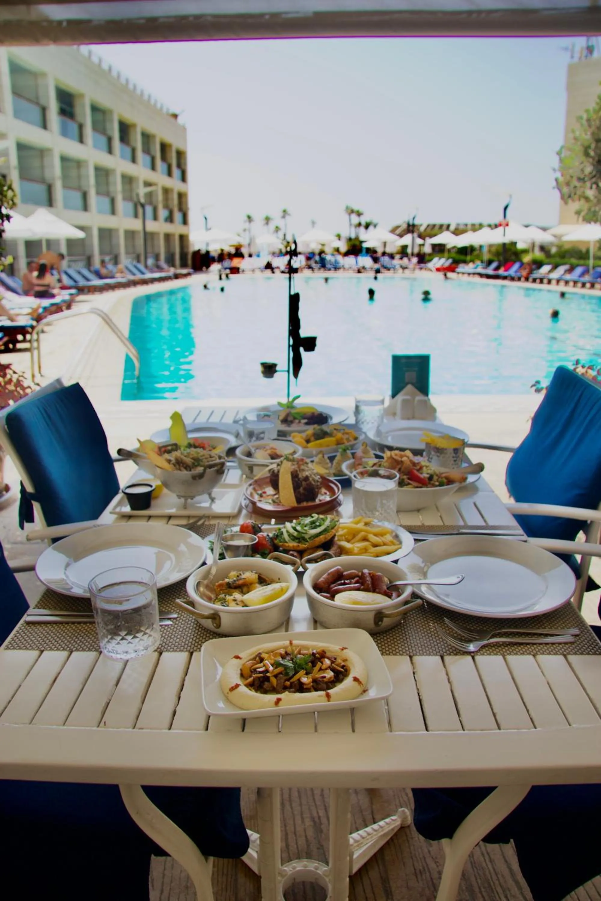 Restaurant/places to eat in Coral Beach Hotel And Resort Beirut