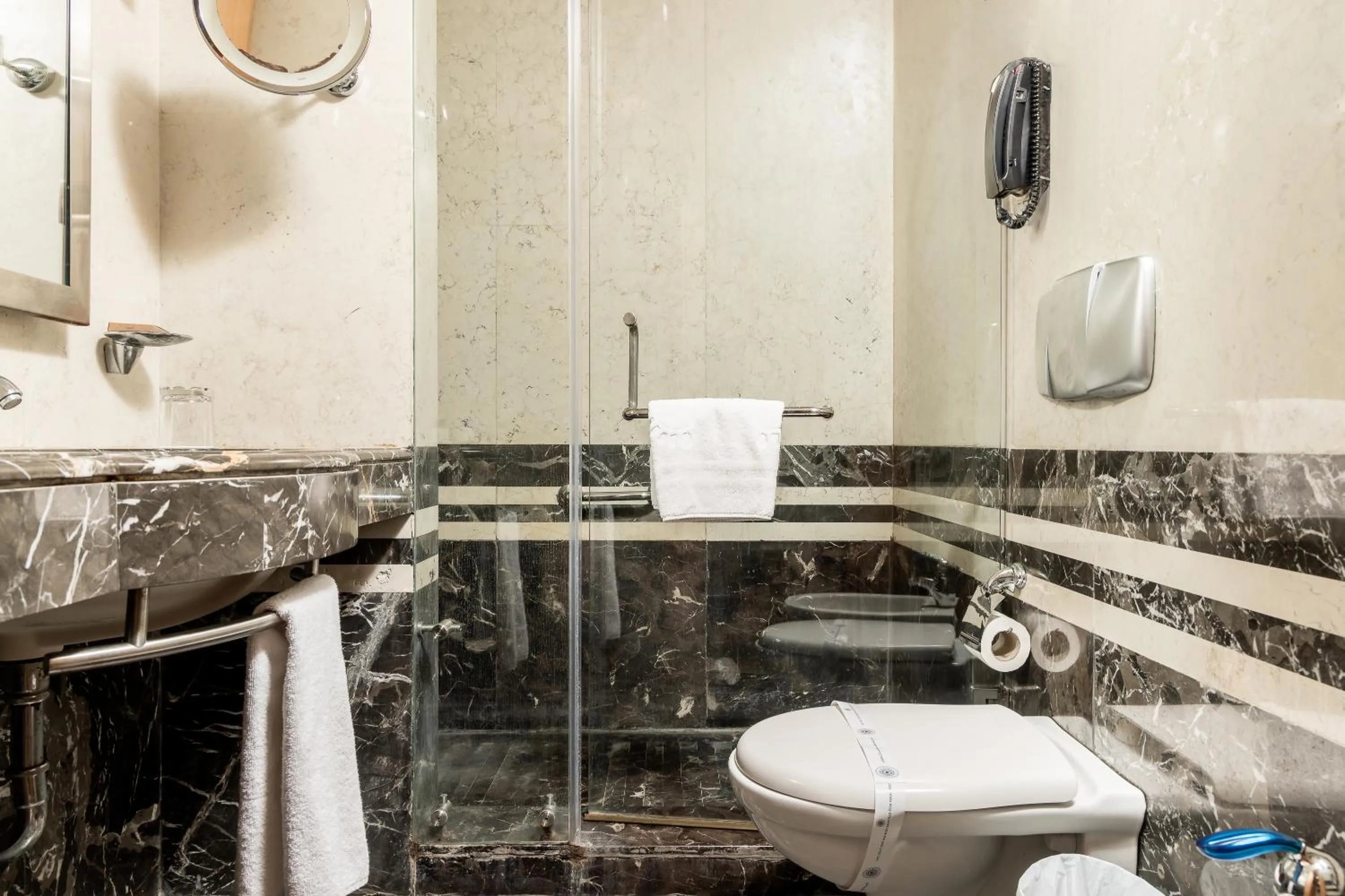 Shower in Coral Beach Hotel And Resort Beirut